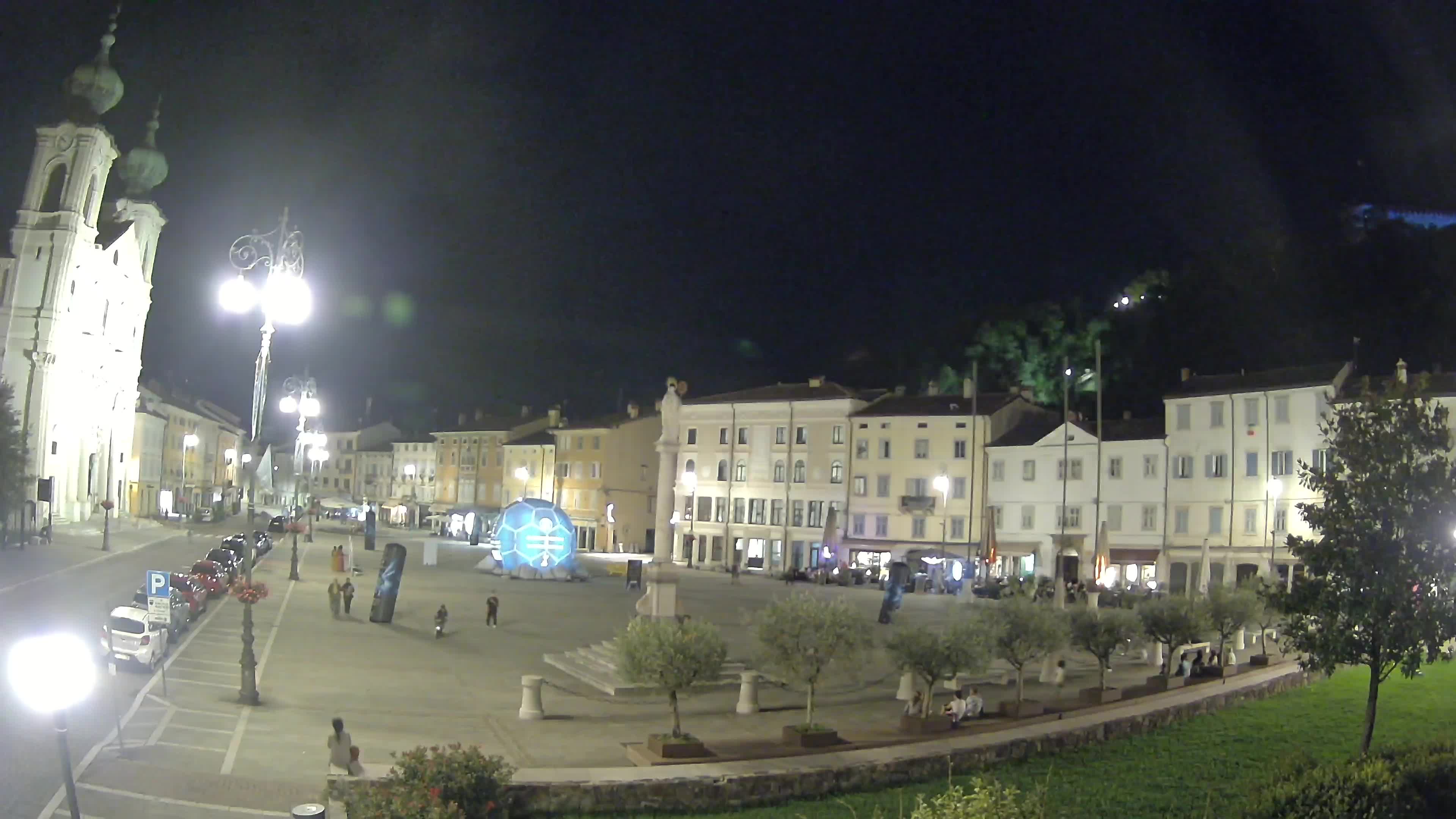 Gorizia Piazza della Vittoria e chiesa di S. Ignazio
