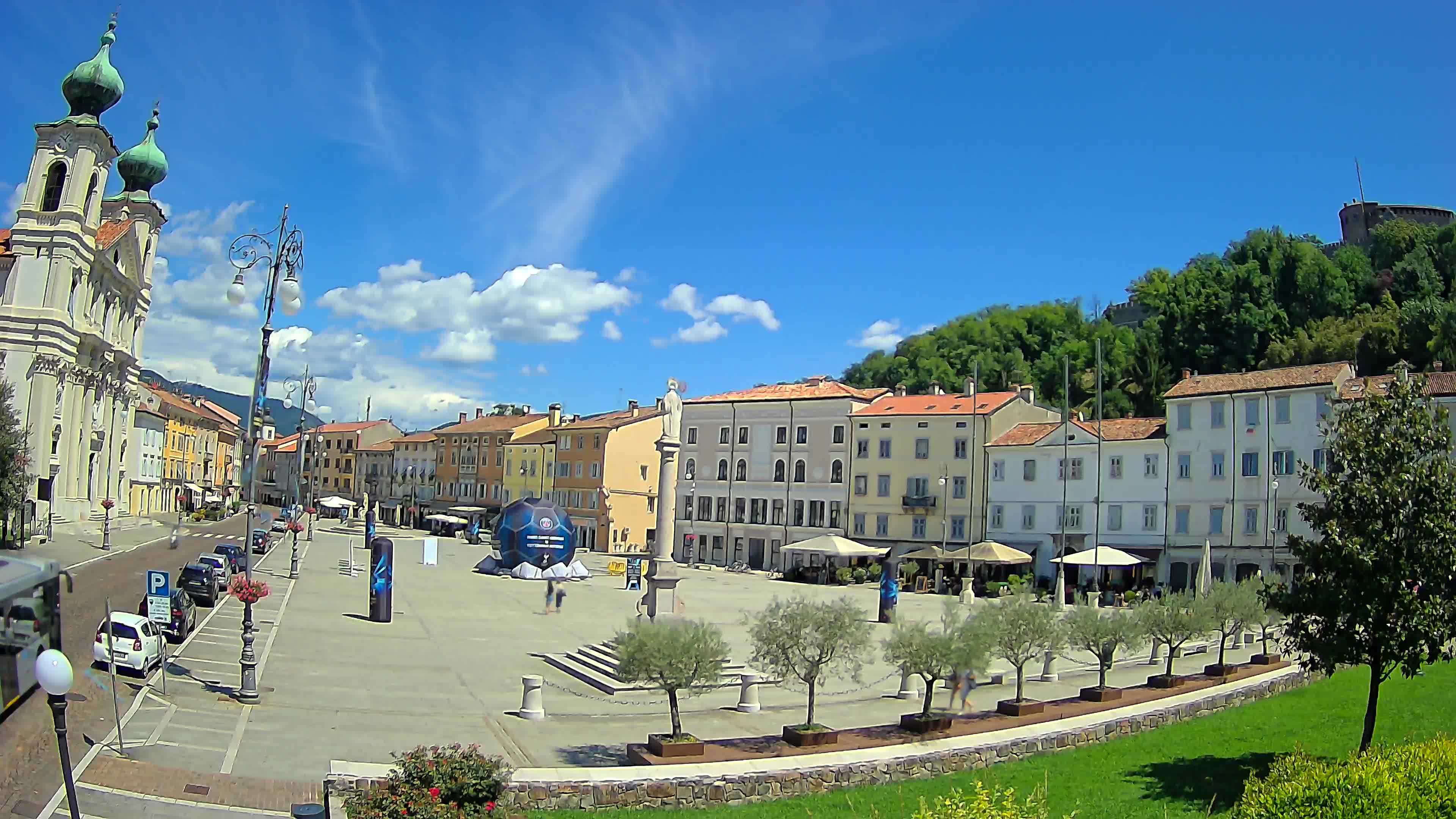 Gorizia – Plaza Vittoria – iglesia de San Pedro. Ignacio