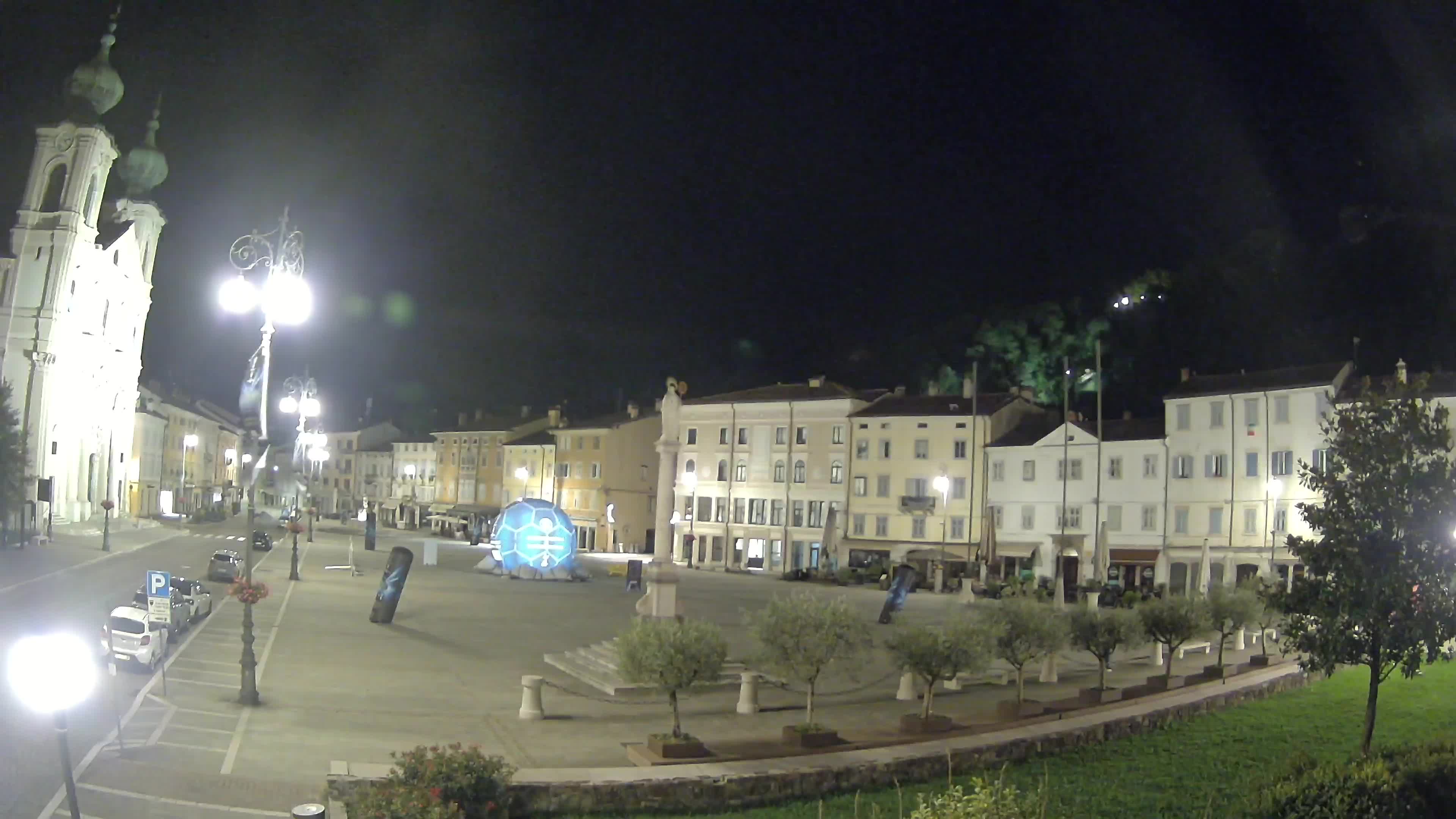Kamera Gorica Travnik in cerkev sv. Ignacija