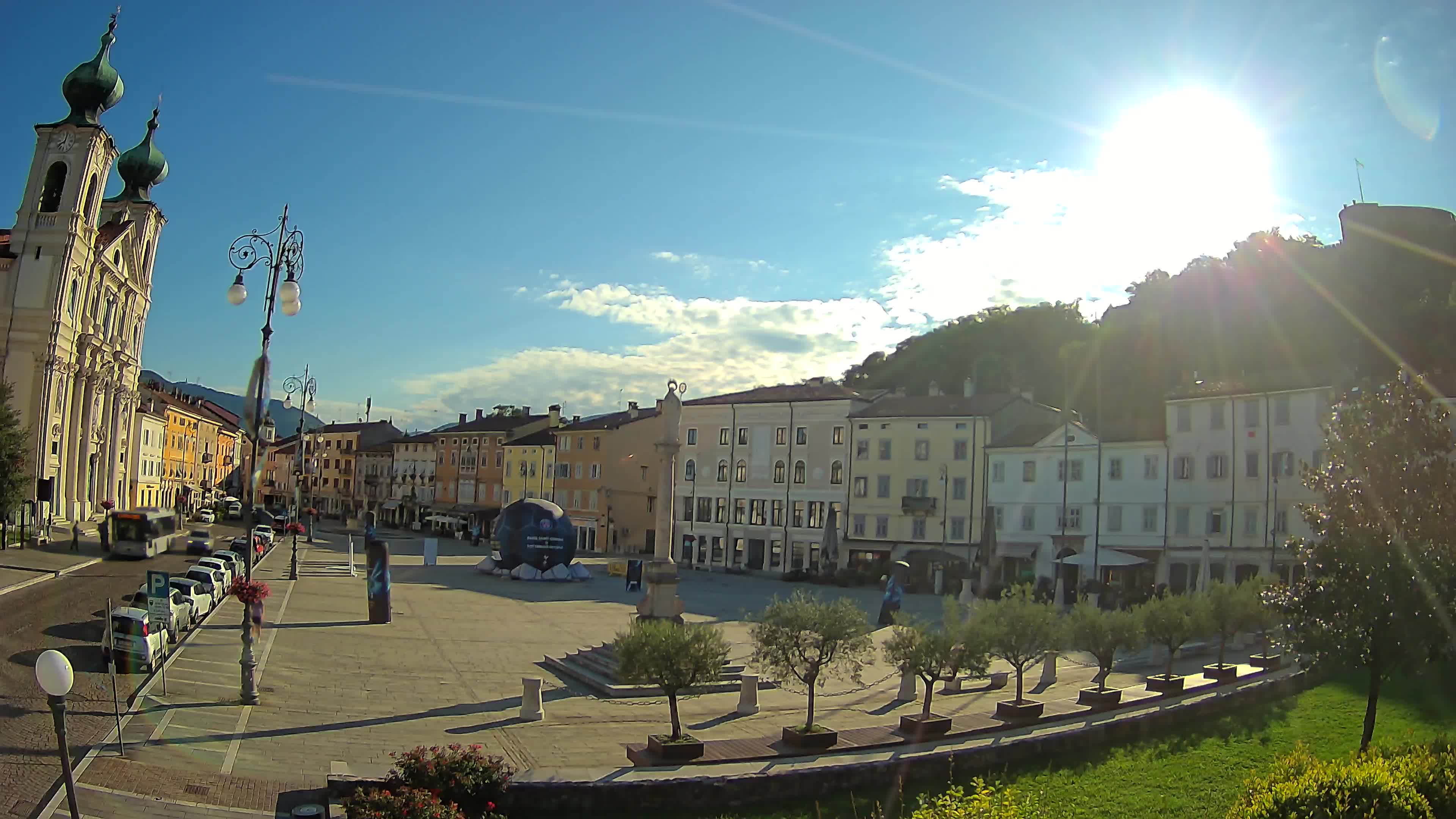 Kamera Gorica Travnik in cerkev sv. Ignacija