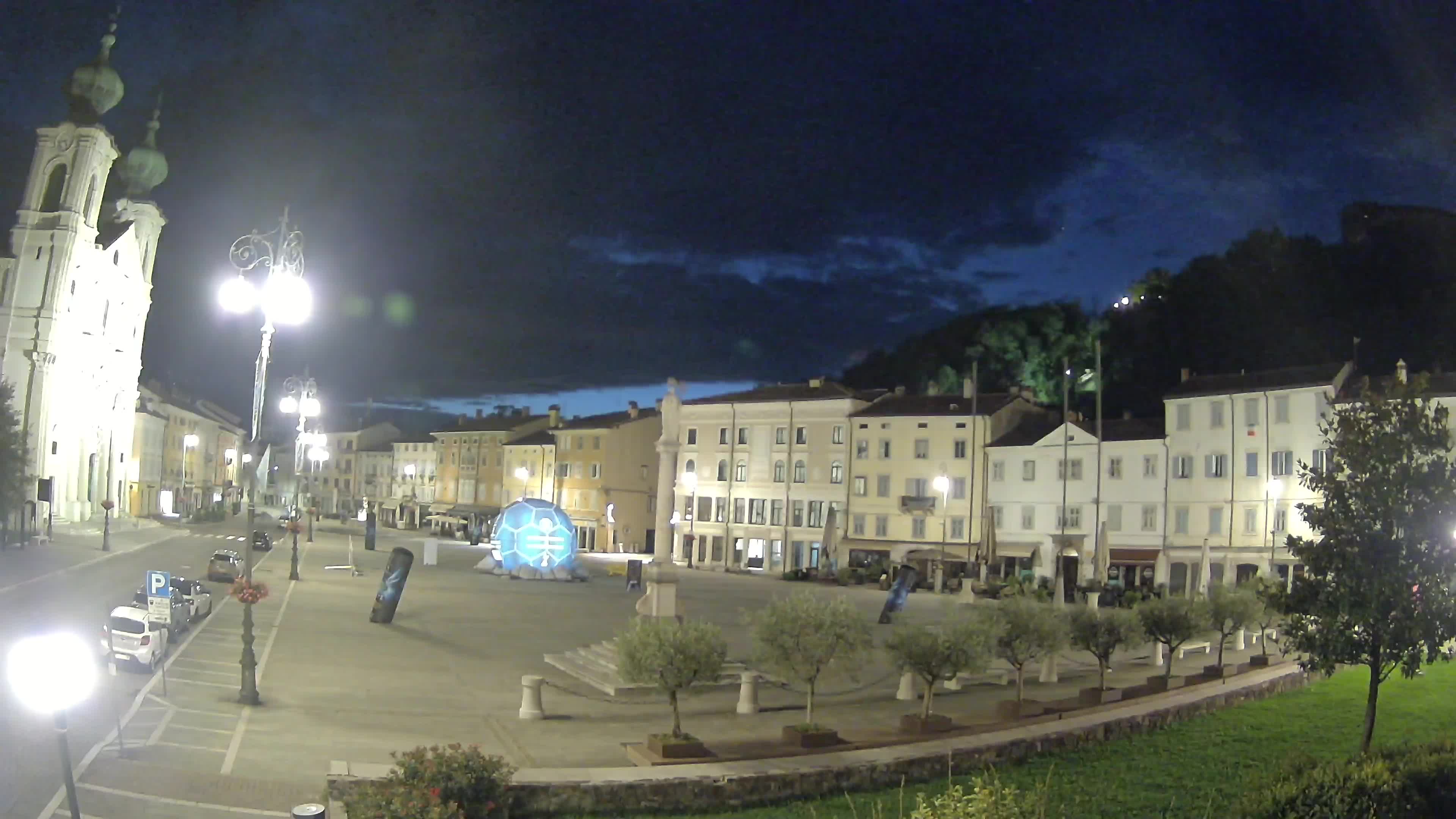 Kamera Gorica Travnik in cerkev sv. Ignacija