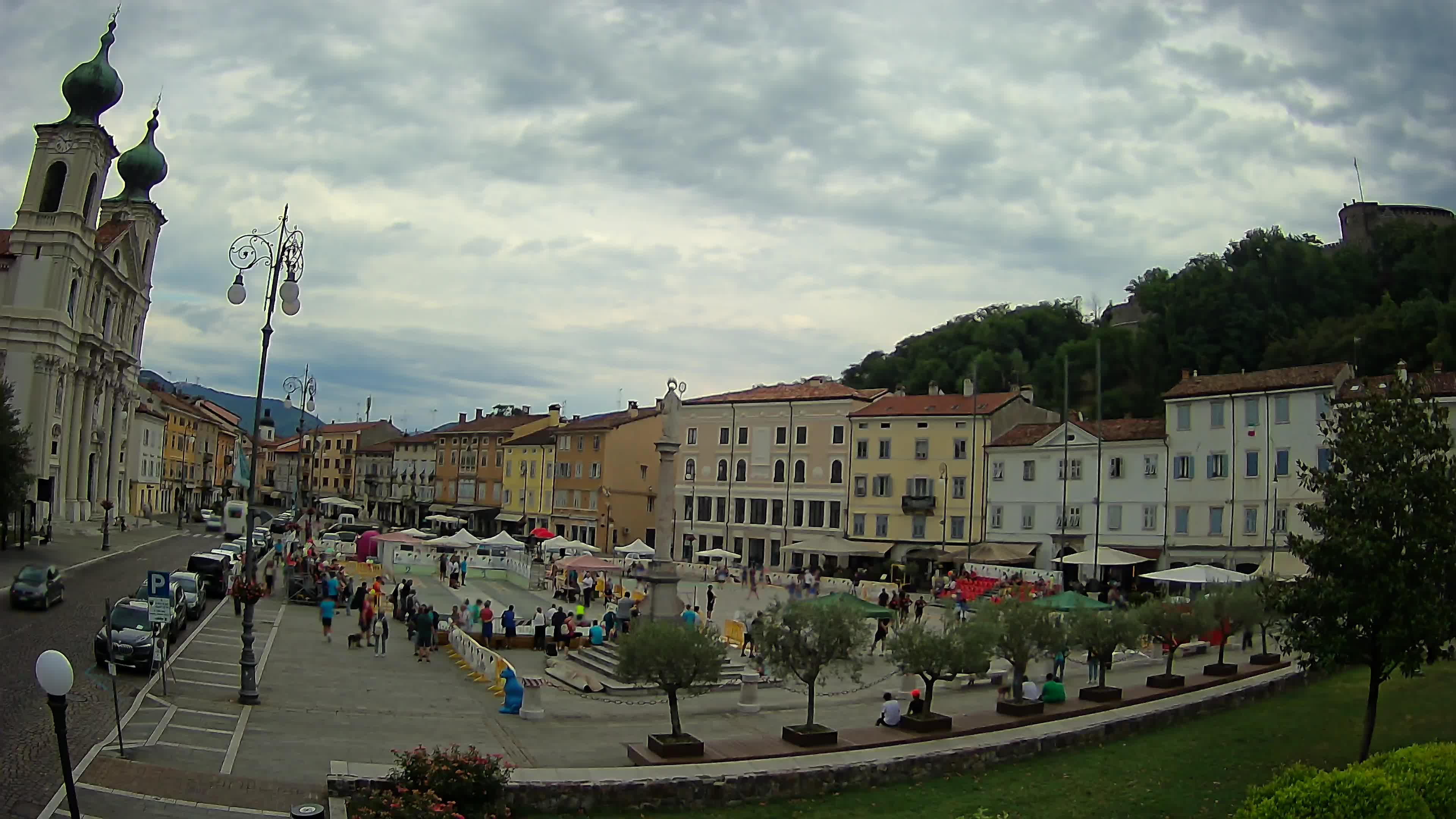 Gorizia – Plaza Vittoria – iglesia de San Pedro. Ignacio