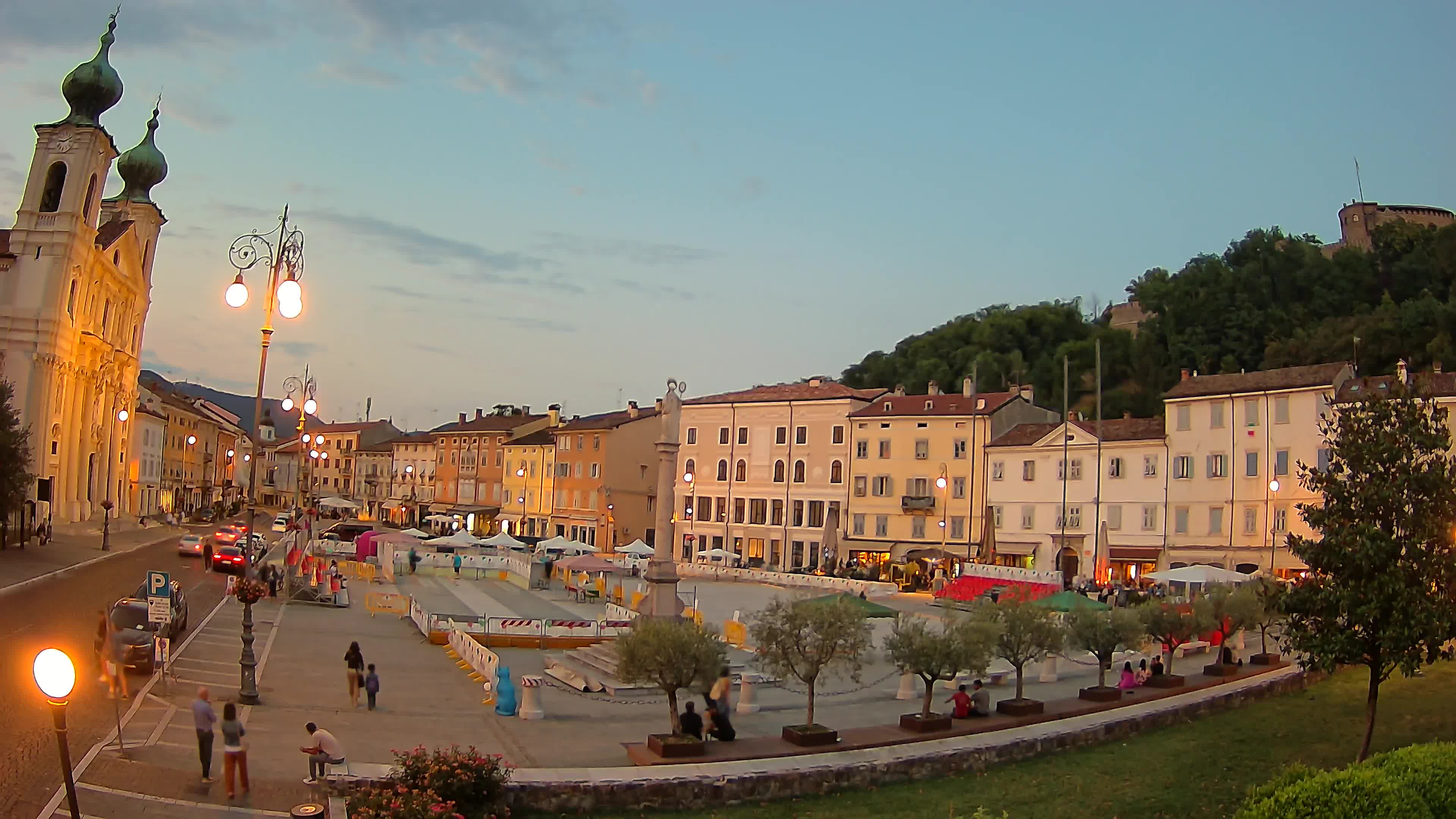 Kamera Gorica Travnik in cerkev sv. Ignacija
