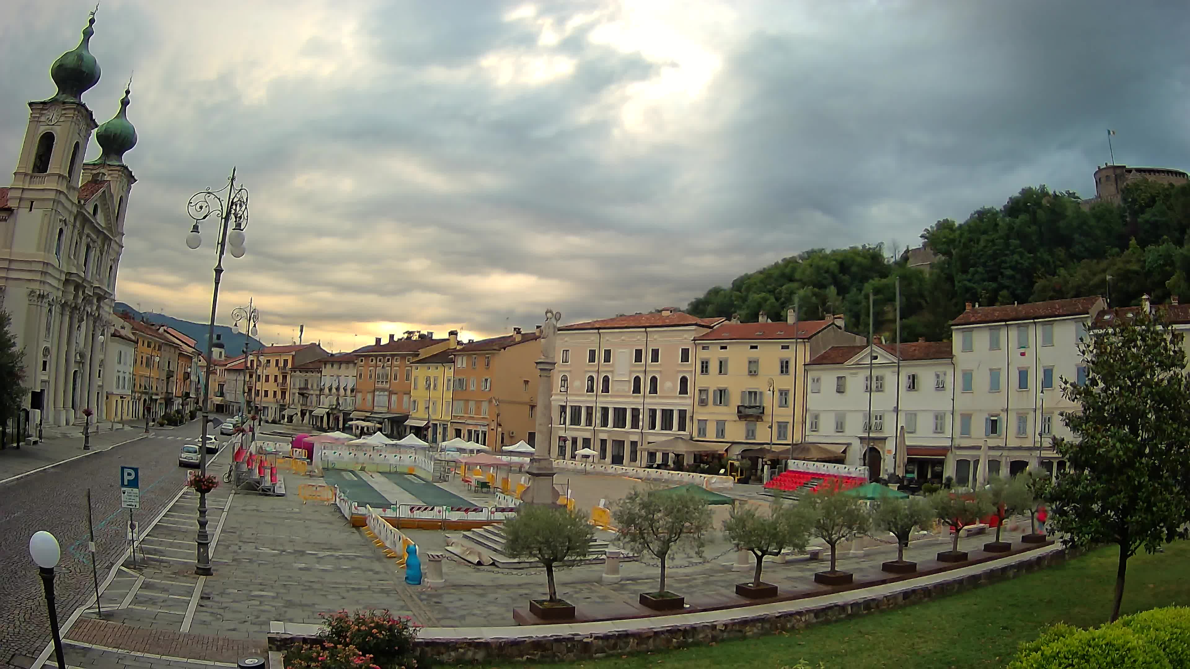 Gorizia Piazza della Vittoria e chiesa di S. Ignazio