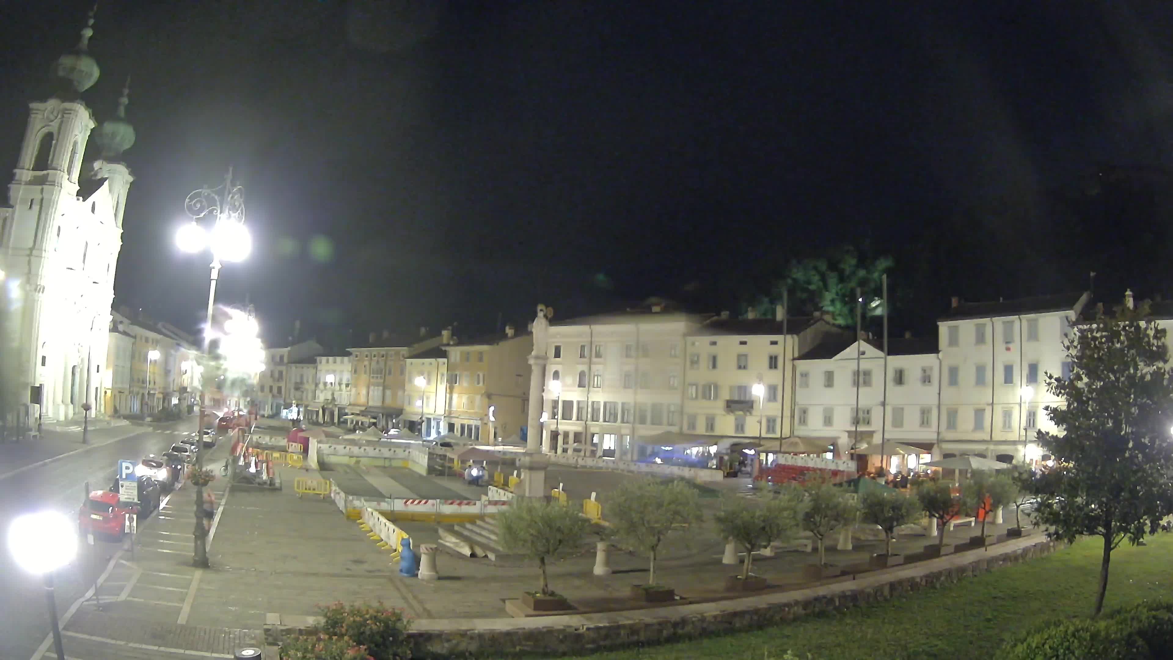 Gorizia Piazza della Vittoria e chiesa di S. Ignazio