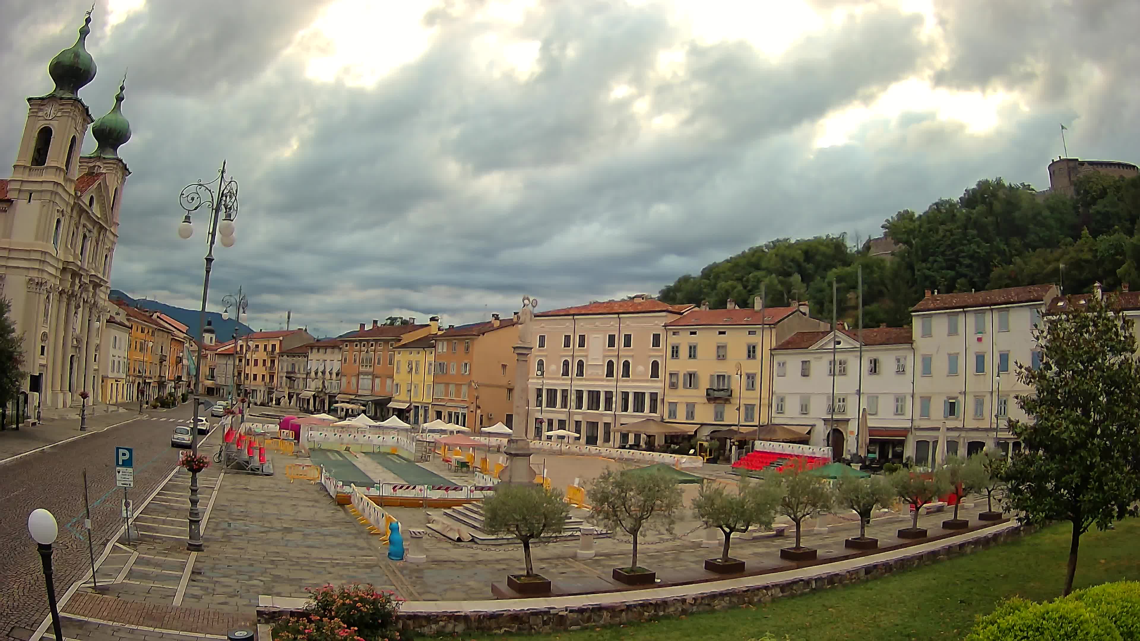 Gorizia – Plaza Vittoria – iglesia de San Pedro. Ignacio