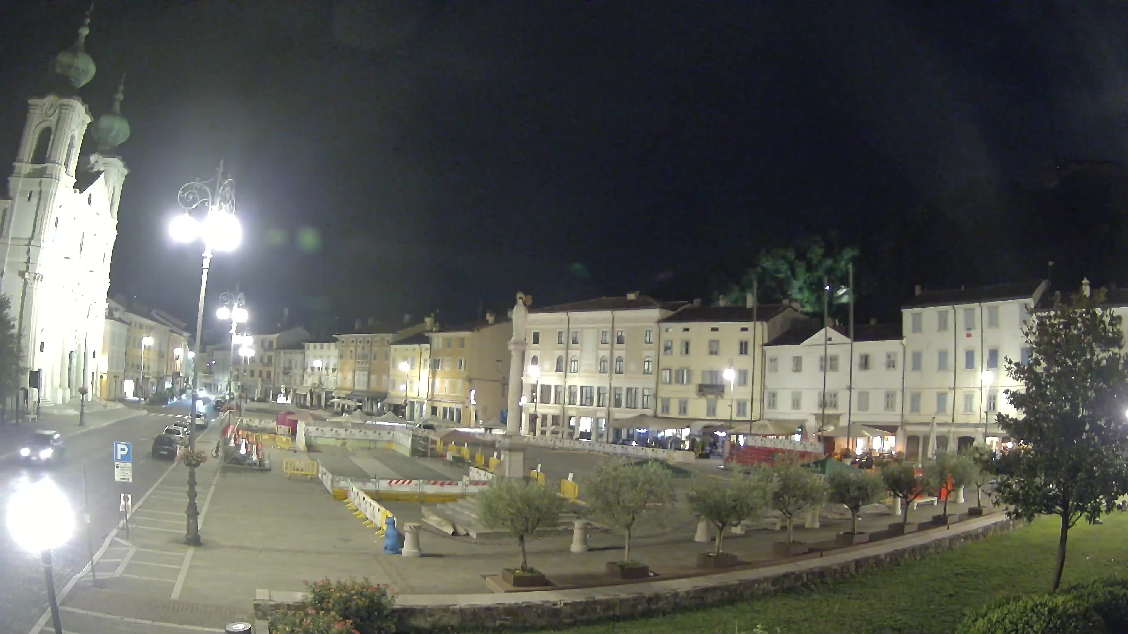 Gorizia – Plaza Vittoria – iglesia de San Pedro. Ignacio