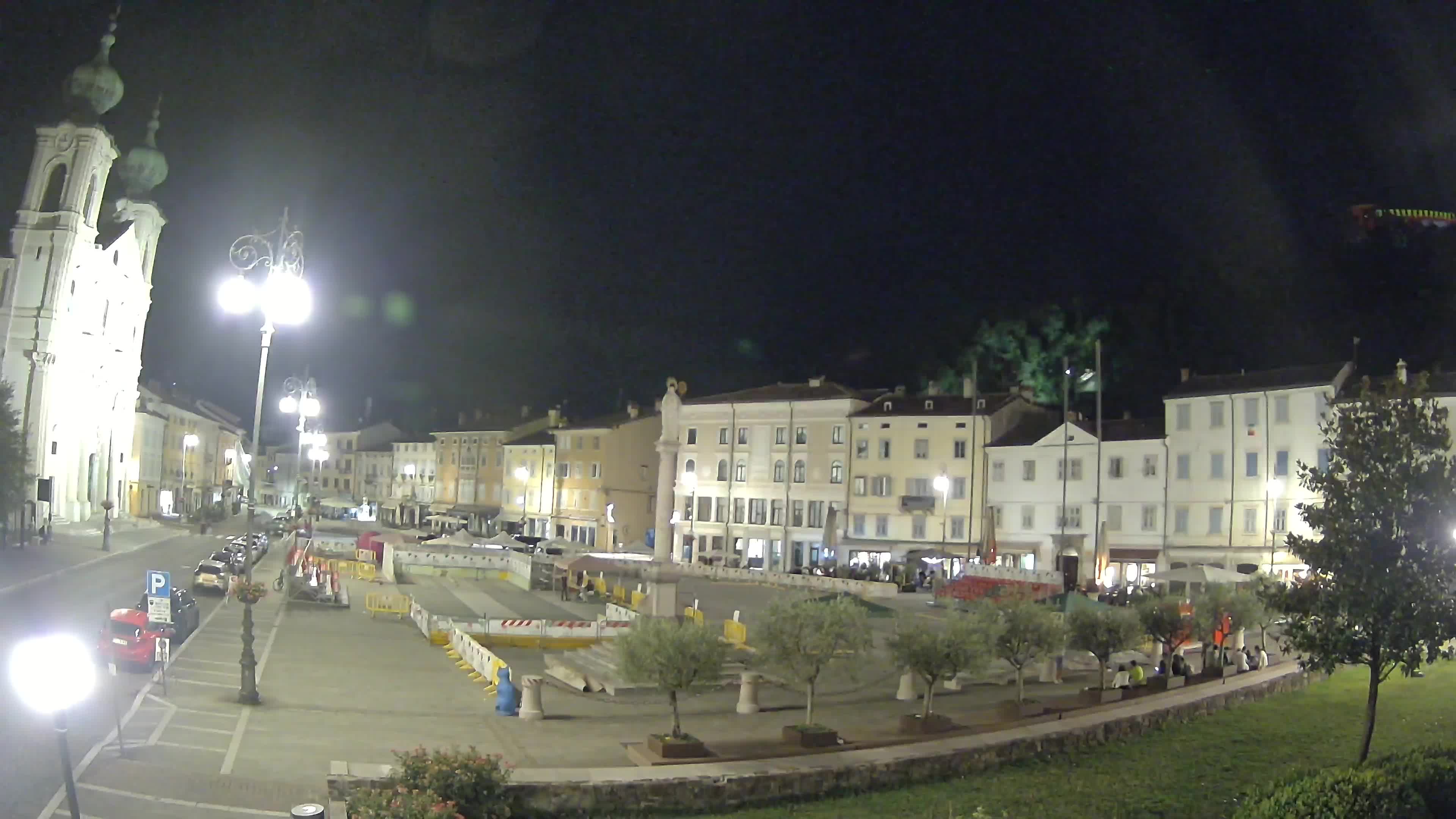 Gorizia Piazza della Vittoria e chiesa di S. Ignazio