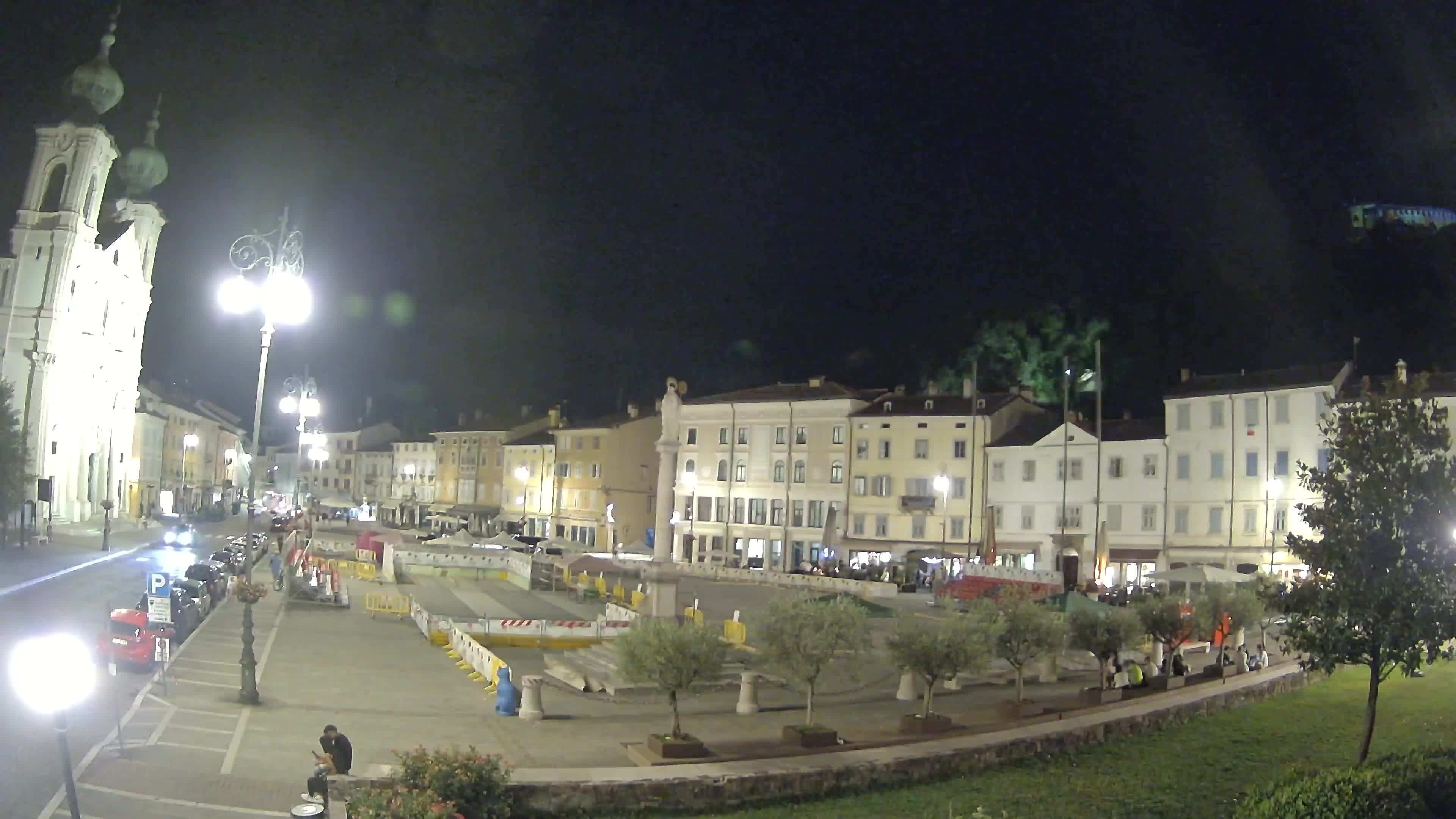 Gorizia Piazza della Vittoria e chiesa di S. Ignazio
