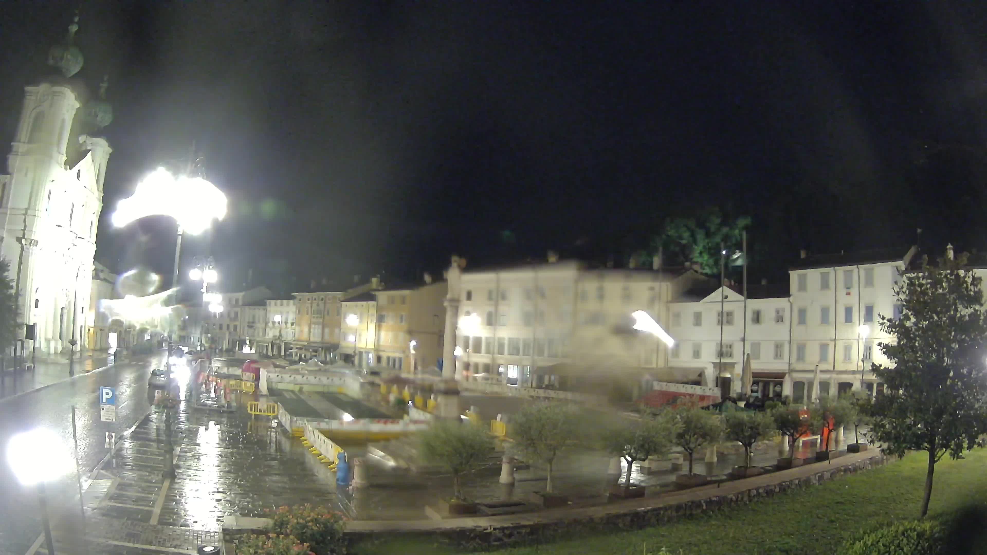 Gorizia Piazza della Vittoria e chiesa di S. Ignazio