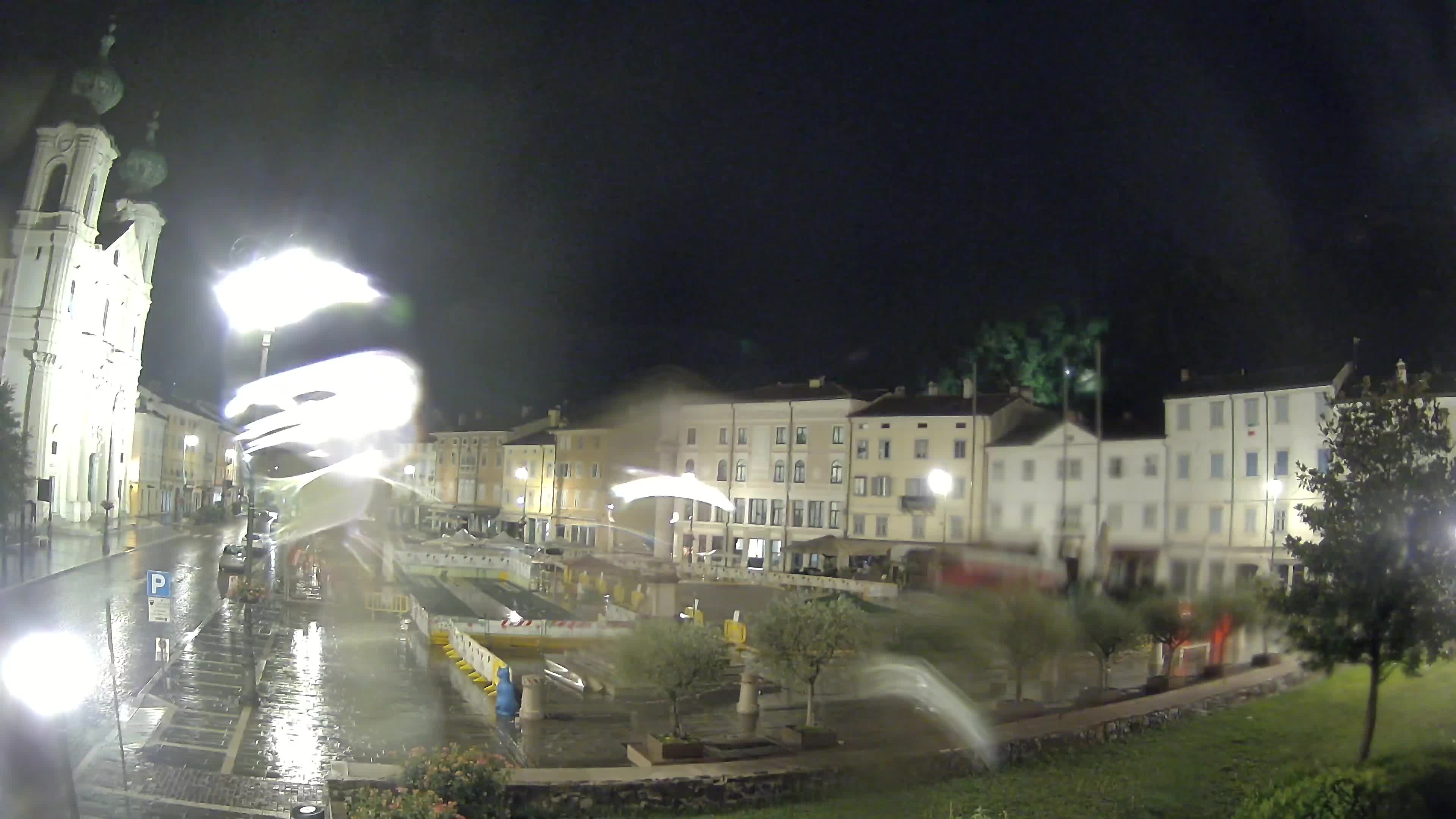Kamera Gorica Travnik in cerkev sv. Ignacija