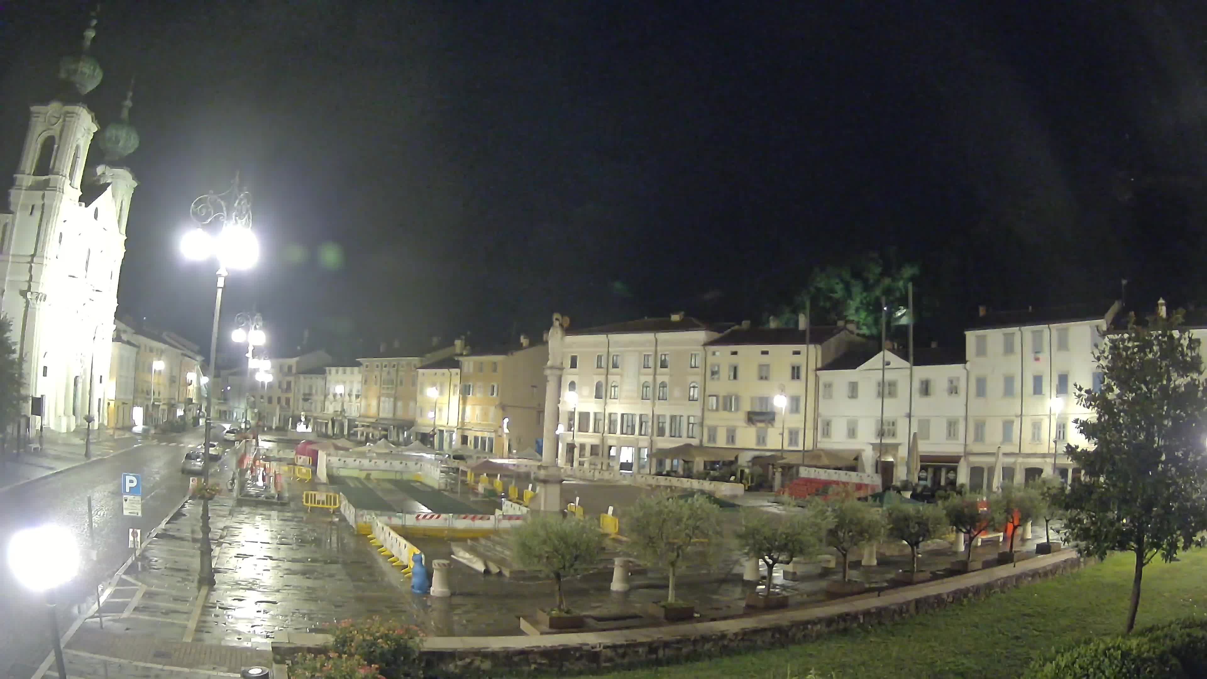 Kamera Gorica Travnik in cerkev sv. Ignacija