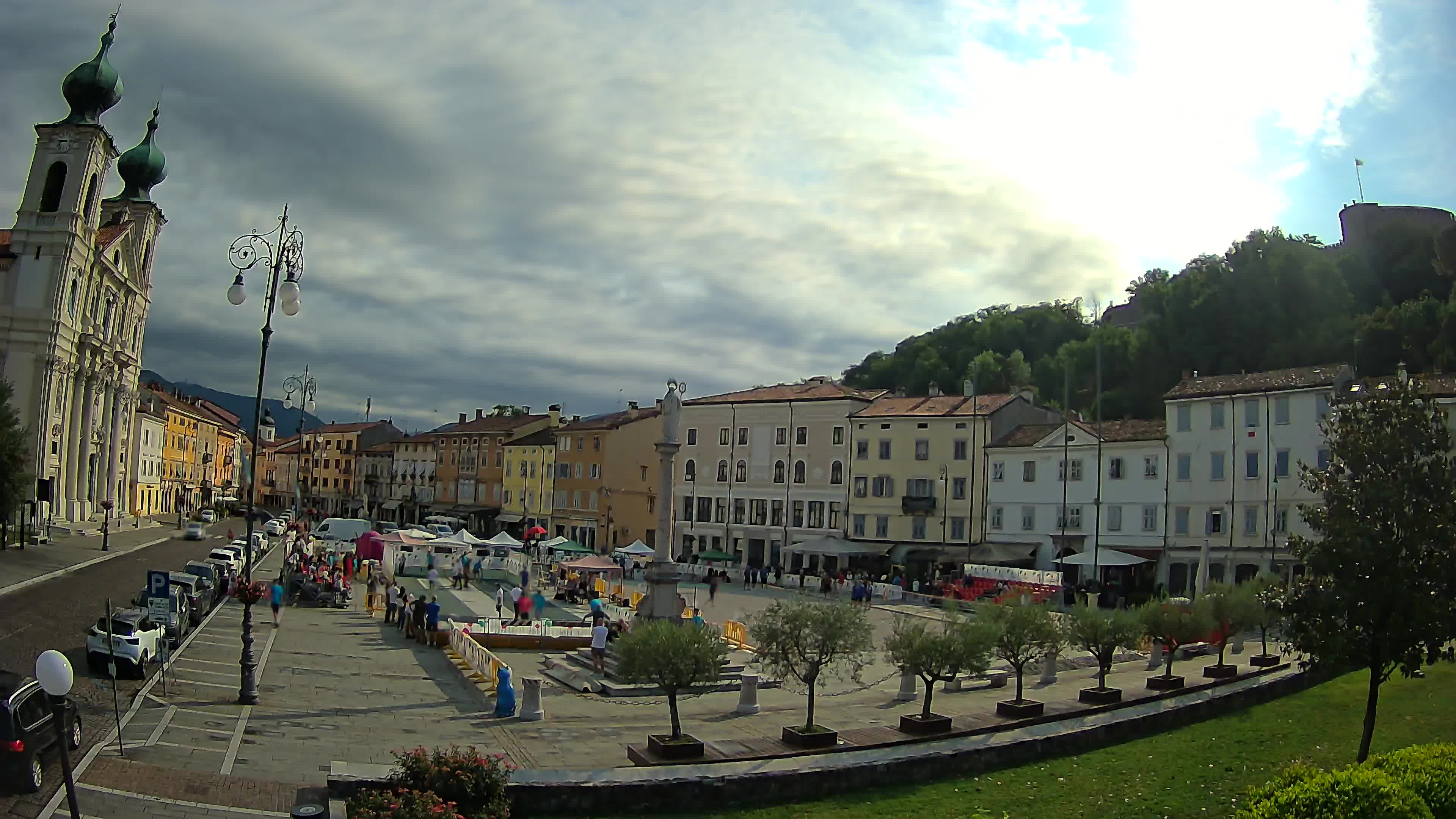 Gorizia – Plaza Vittoria – iglesia de San Pedro. Ignacio