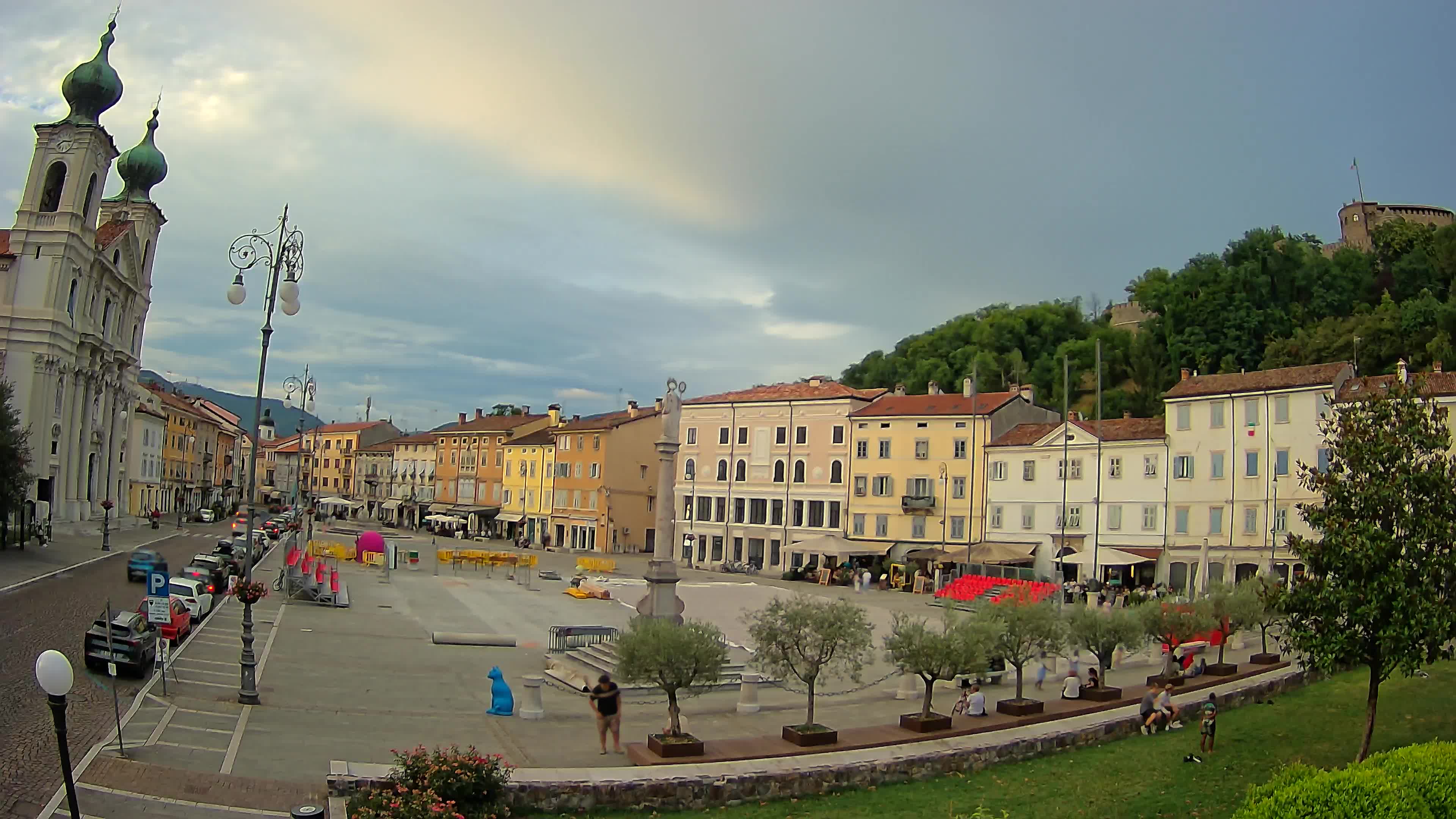 Gorizia Piazza della Vittoria e chiesa di S. Ignazio