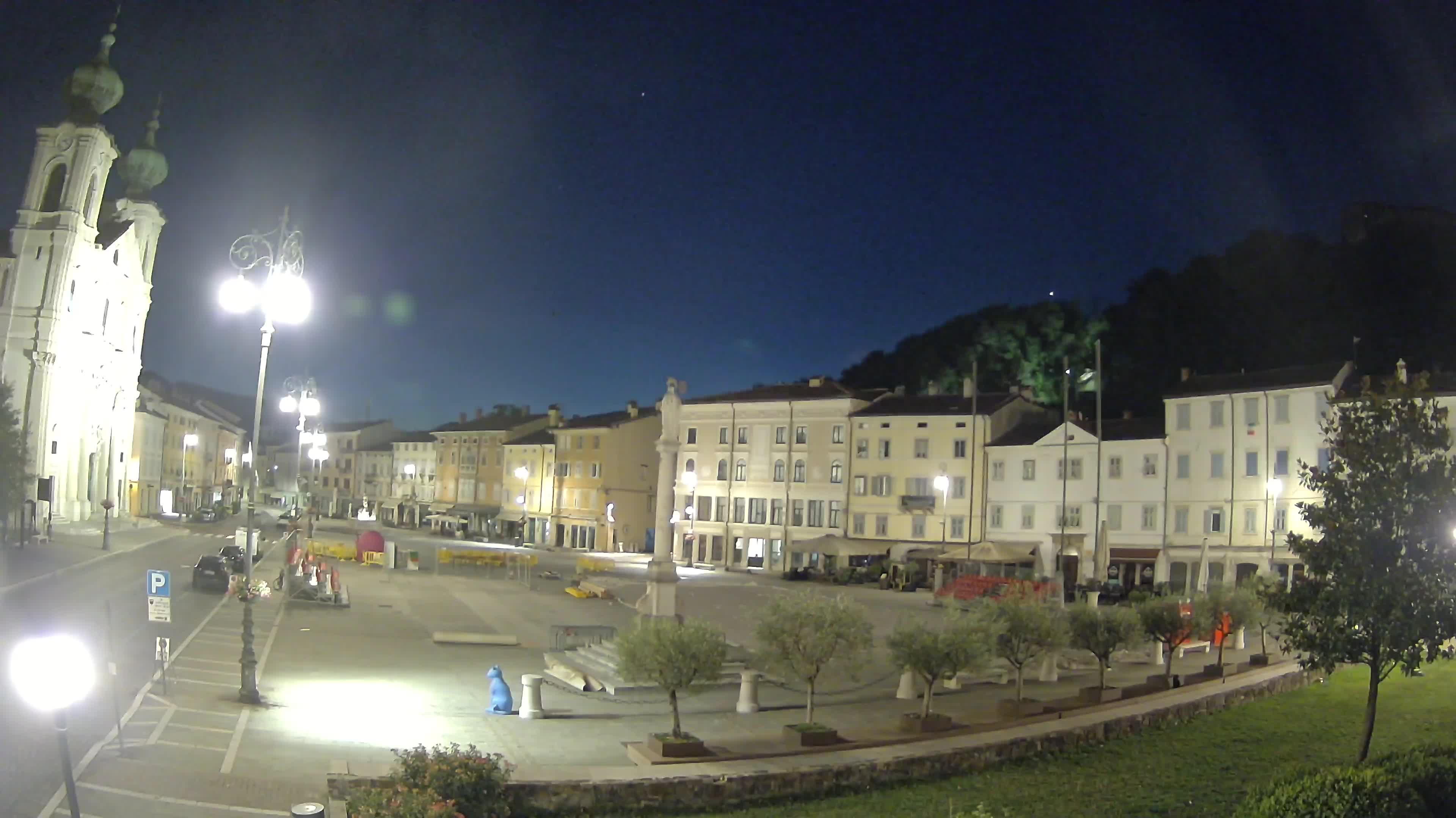 Kamera Gorica Travnik in cerkev sv. Ignacija