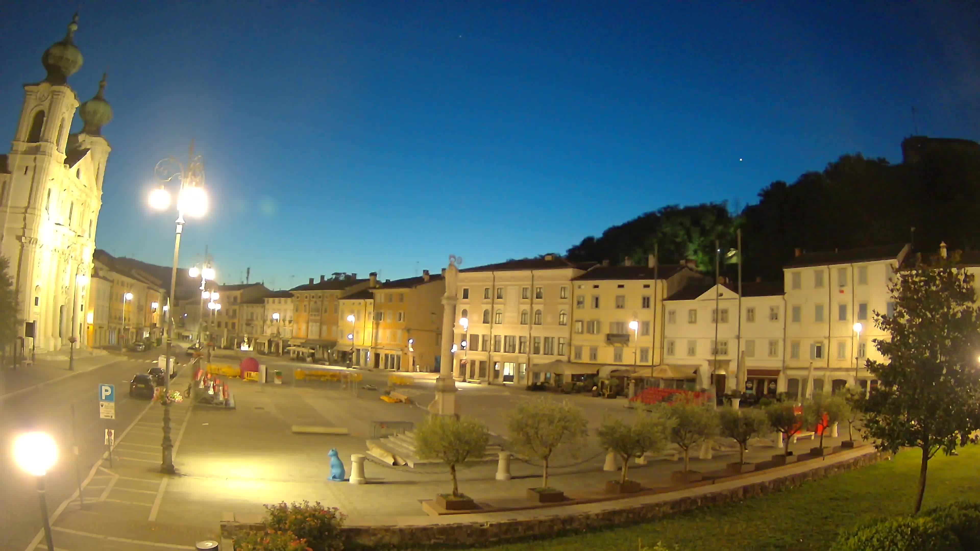 Kamera Gorica Travnik in cerkev sv. Ignacija