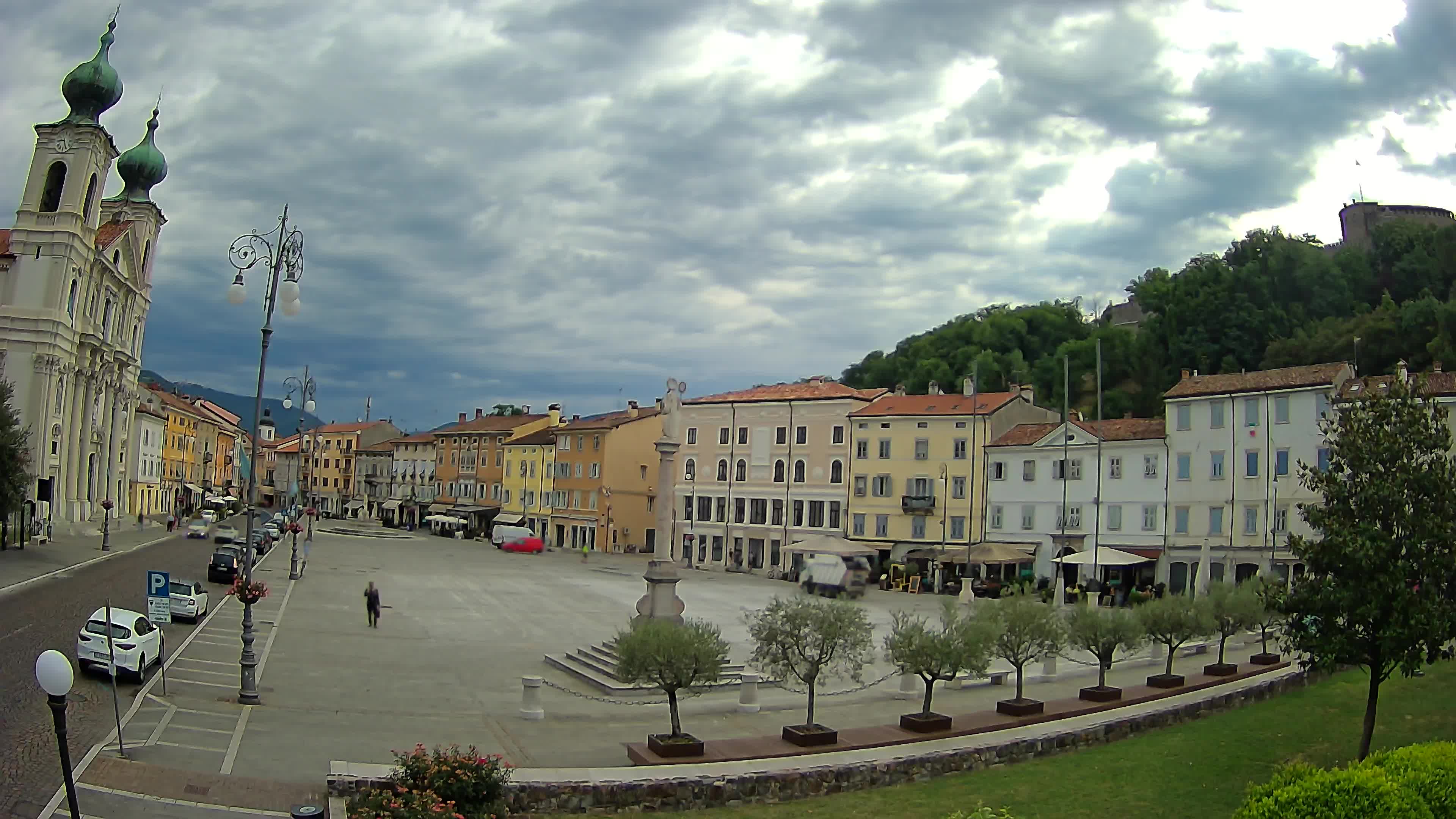 Gorizia – Plaza Vittoria – iglesia de San Pedro. Ignacio