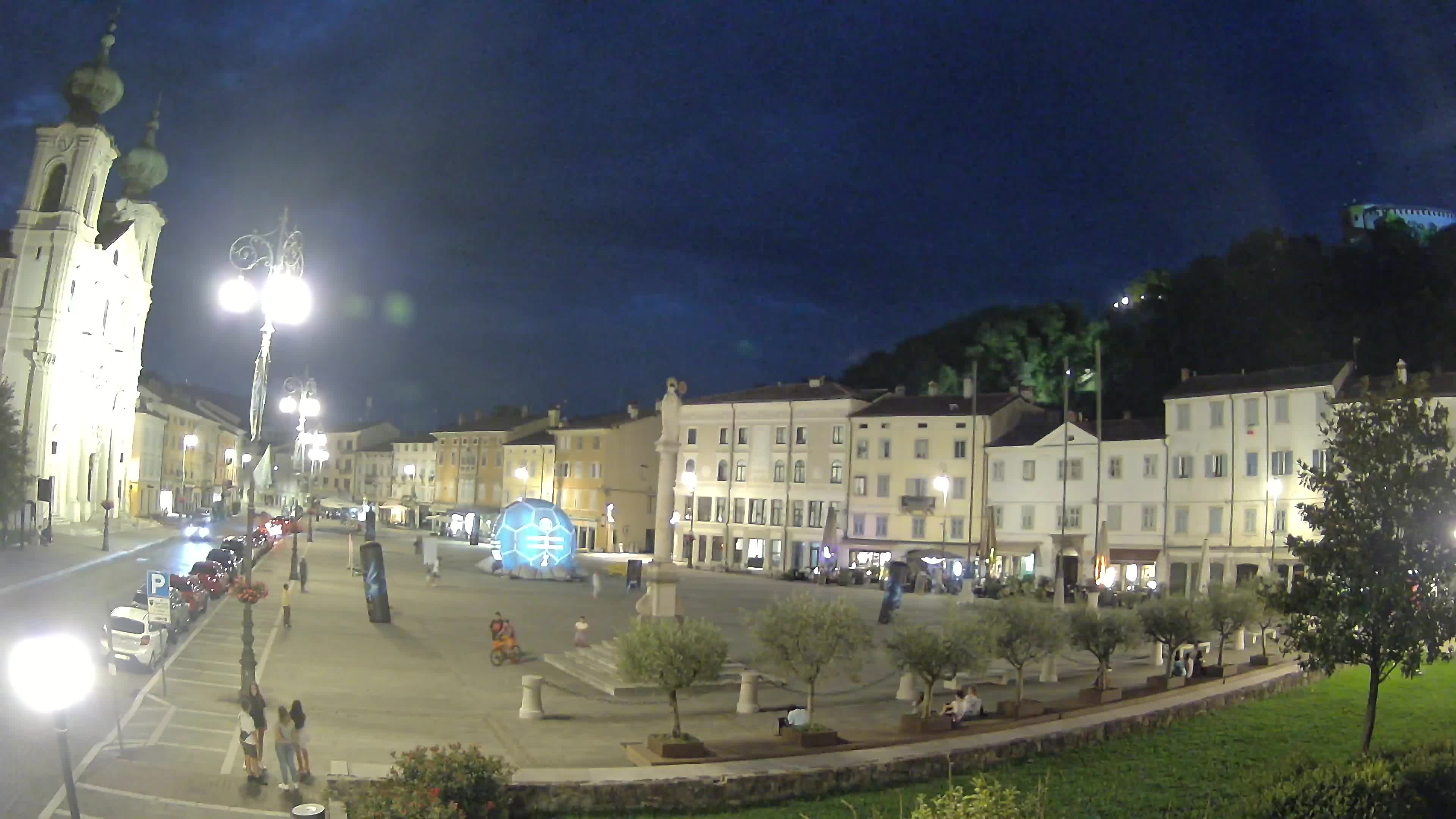 Kamera Gorica Travnik in cerkev sv. Ignacija