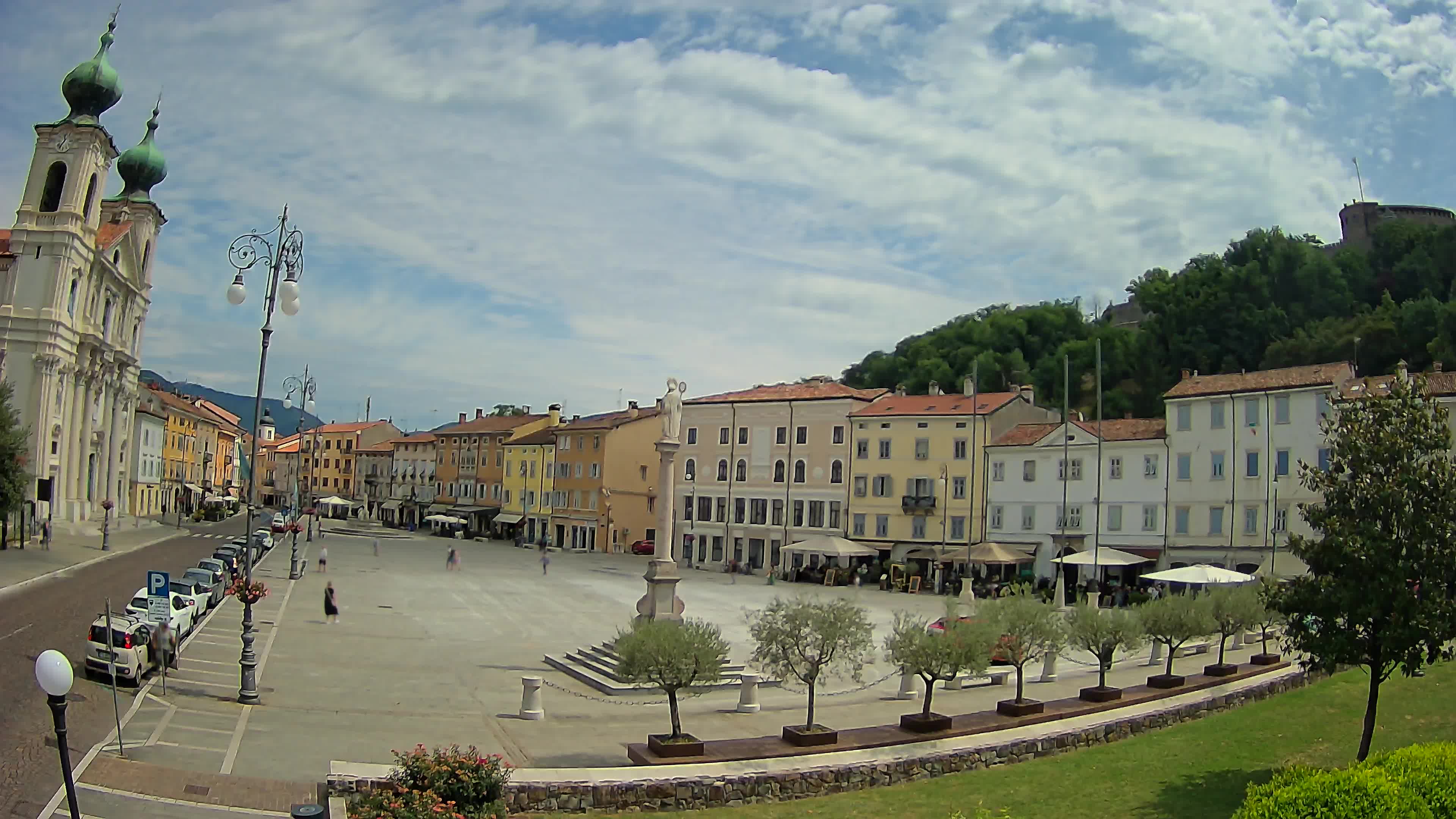 Gorizia – Plaza Vittoria – iglesia de San Pedro. Ignacio