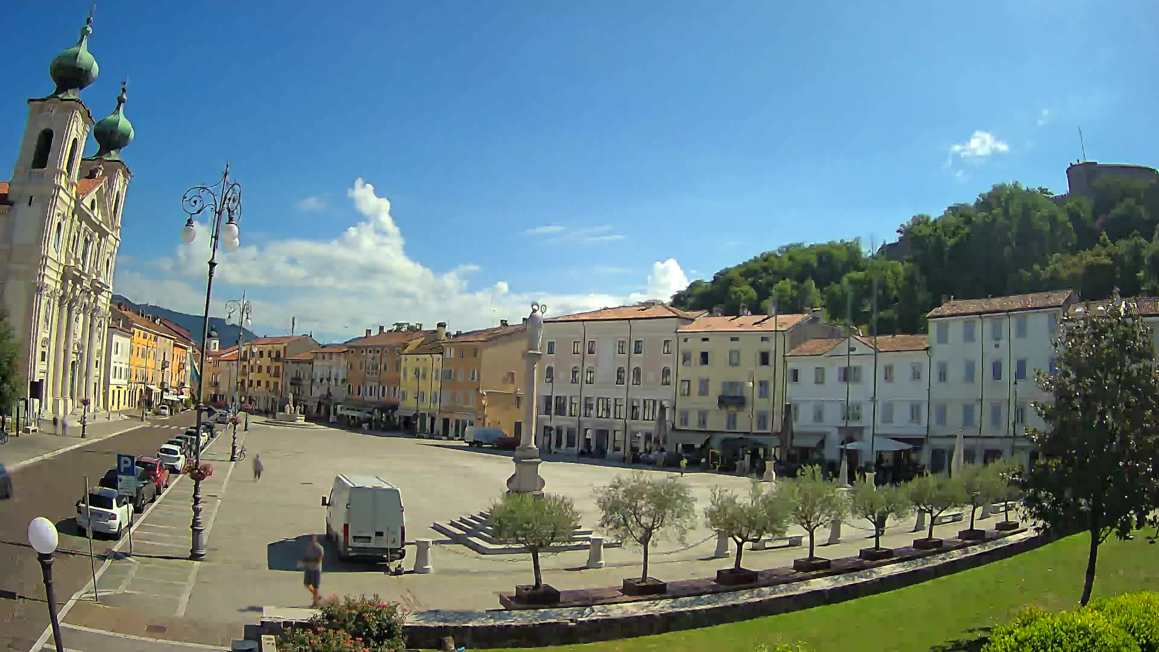 Gorizia Piazza della Vittoria e chiesa di S. Ignazio