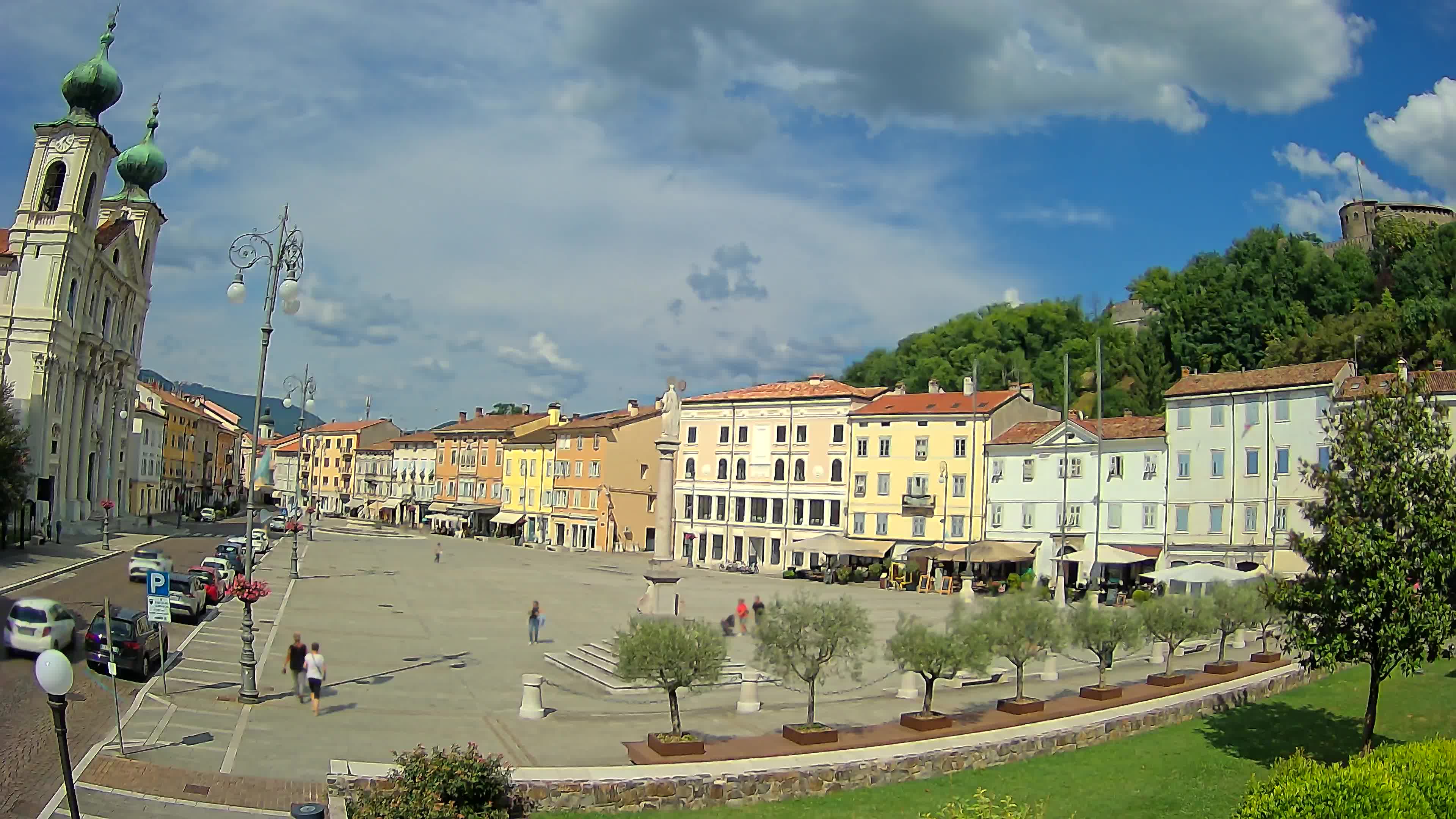 Gorizia – Plaza Vittoria – iglesia de San Pedro. Ignacio