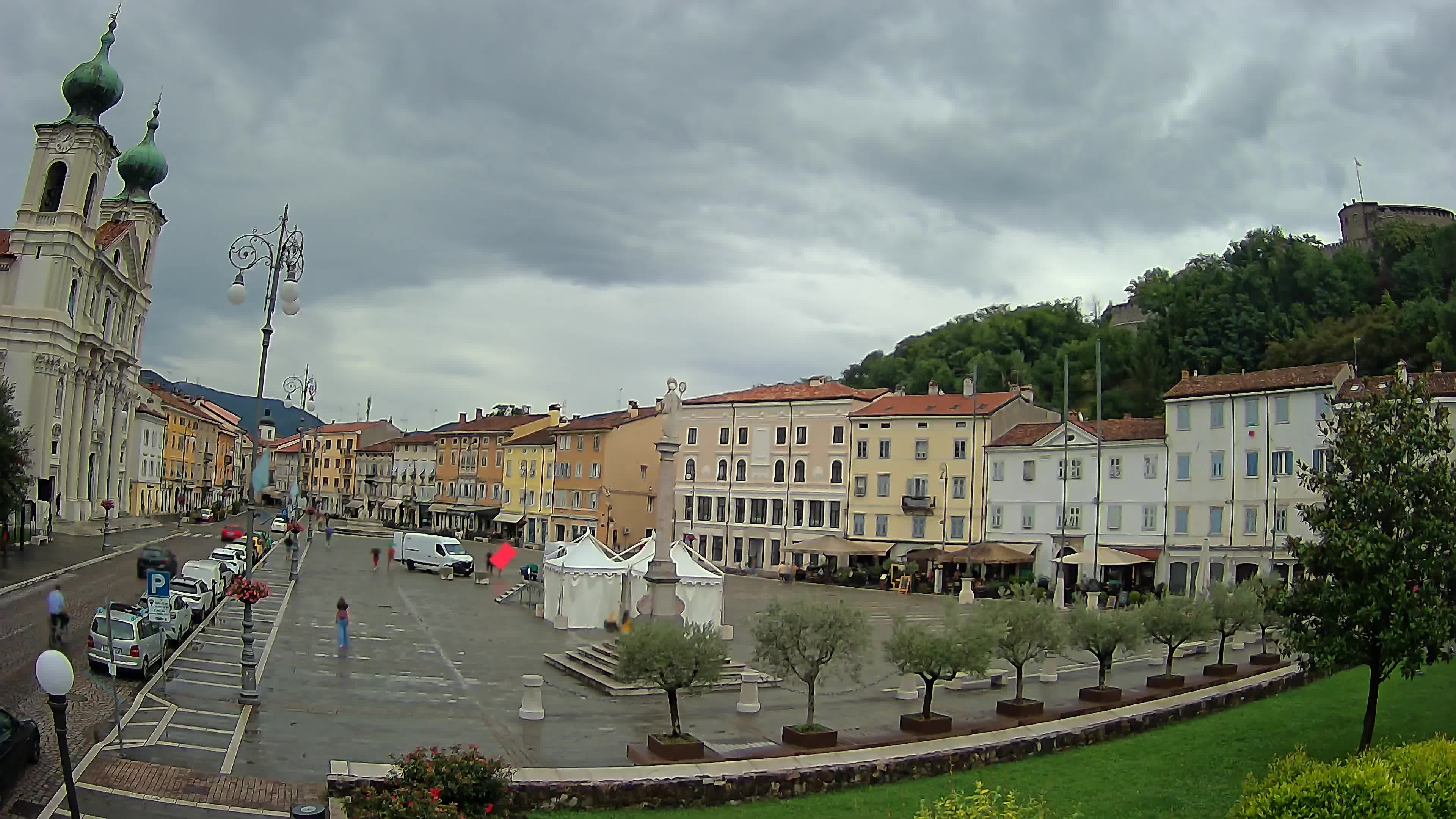 Gorizia Piazza della Vittoria e chiesa di S. Ignazio