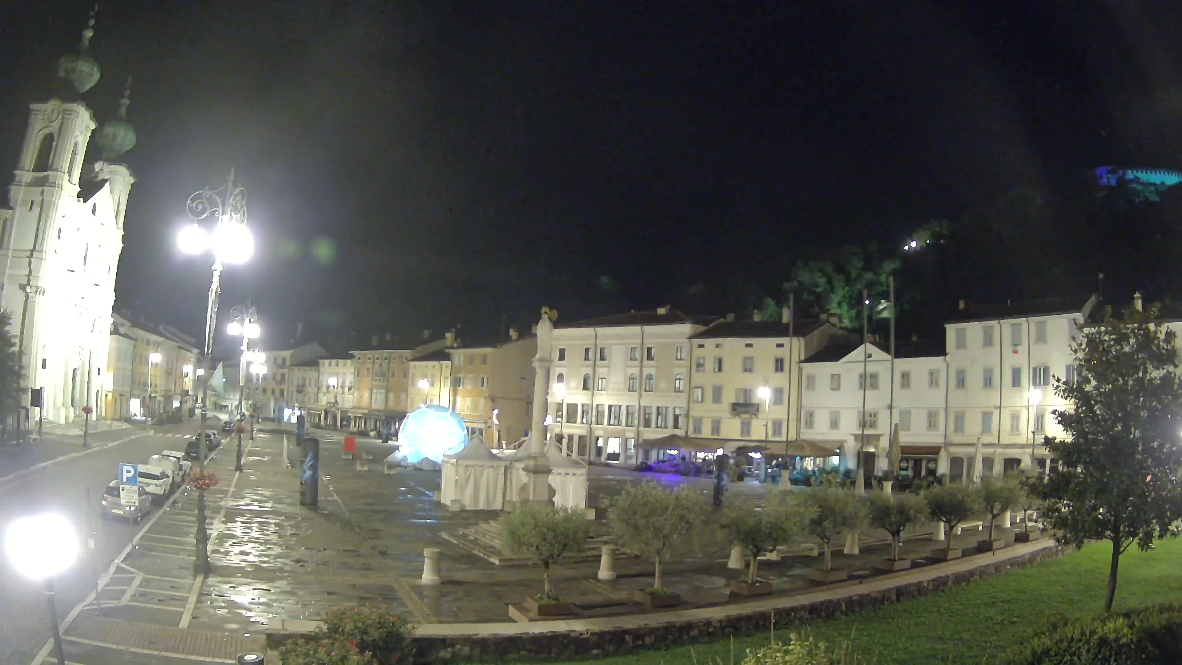 Kamera Gorica Travnik in cerkev sv. Ignacija