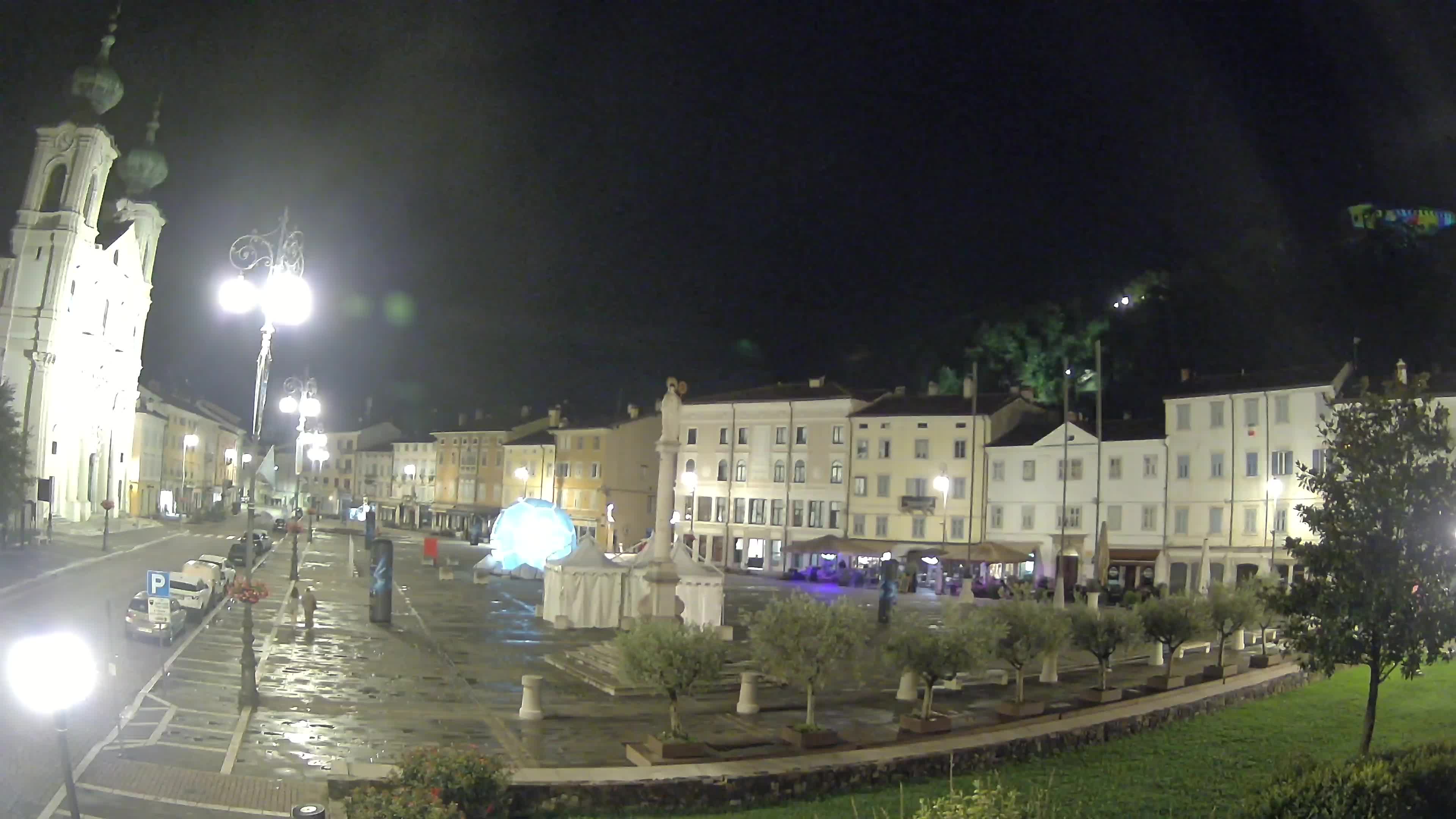 Kamera Gorica Travnik in cerkev sv. Ignacija