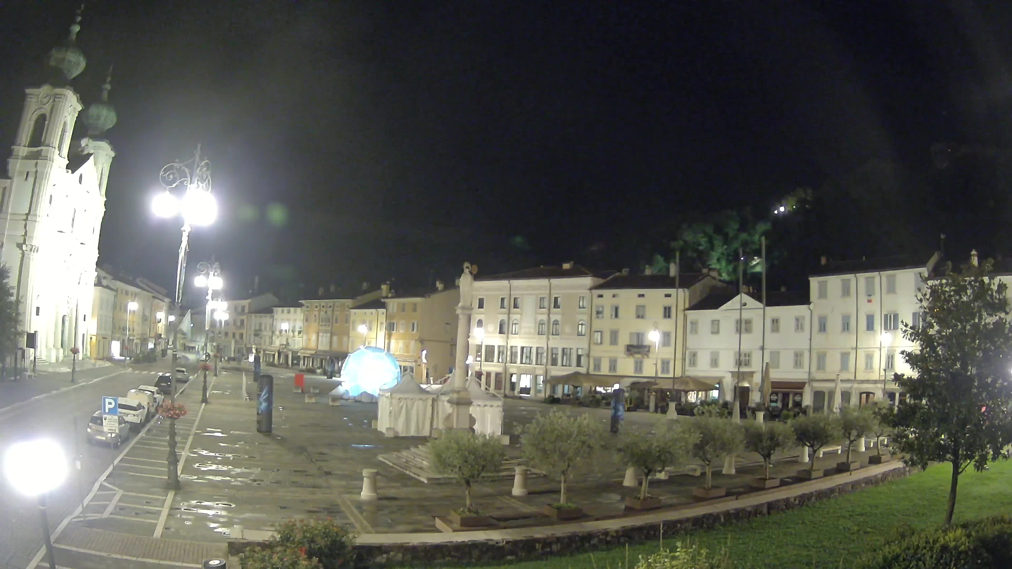 Gorizia Piazza della Vittoria e chiesa di S. Ignazio