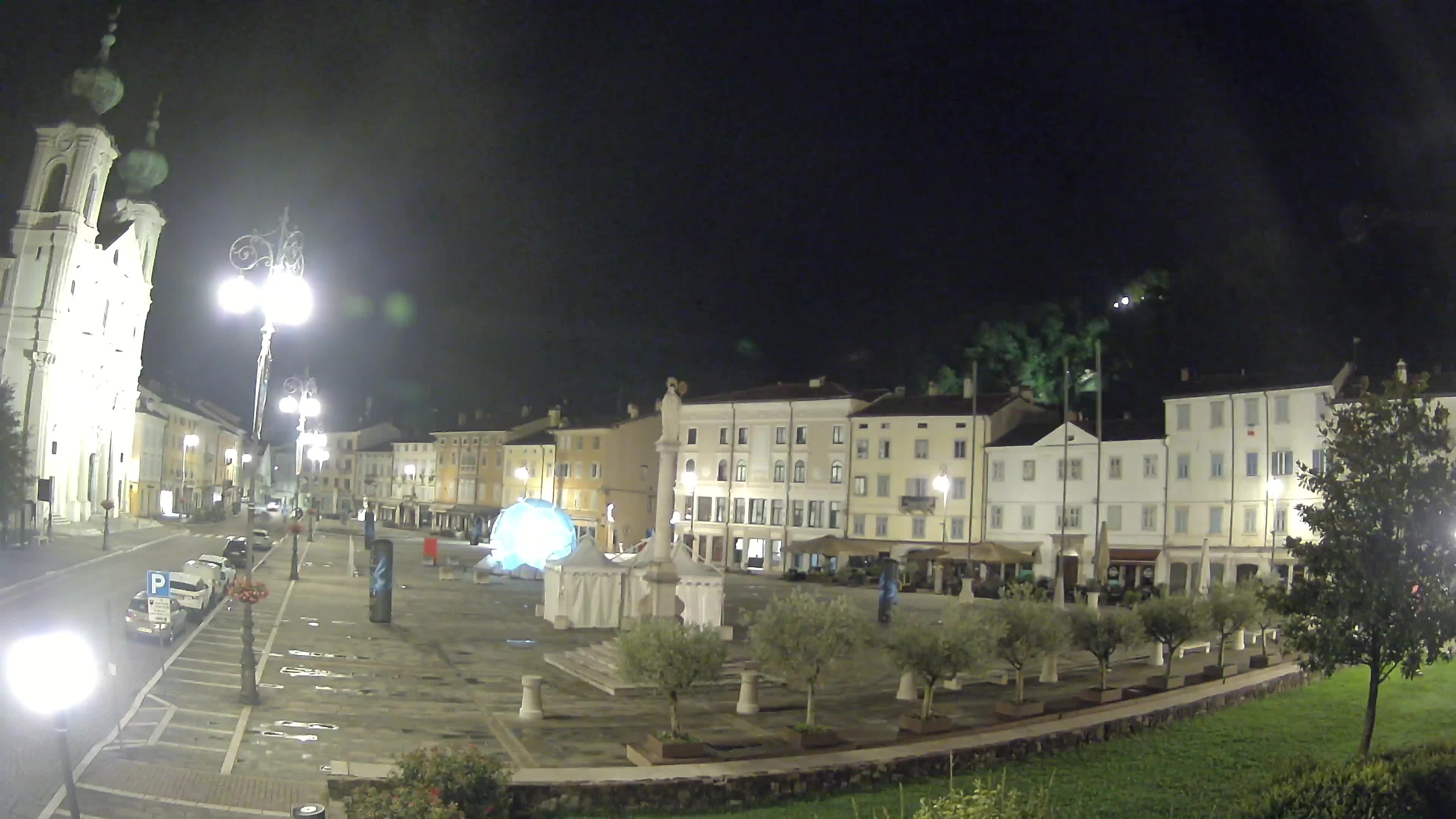Kamera Gorica Travnik in cerkev sv. Ignacija