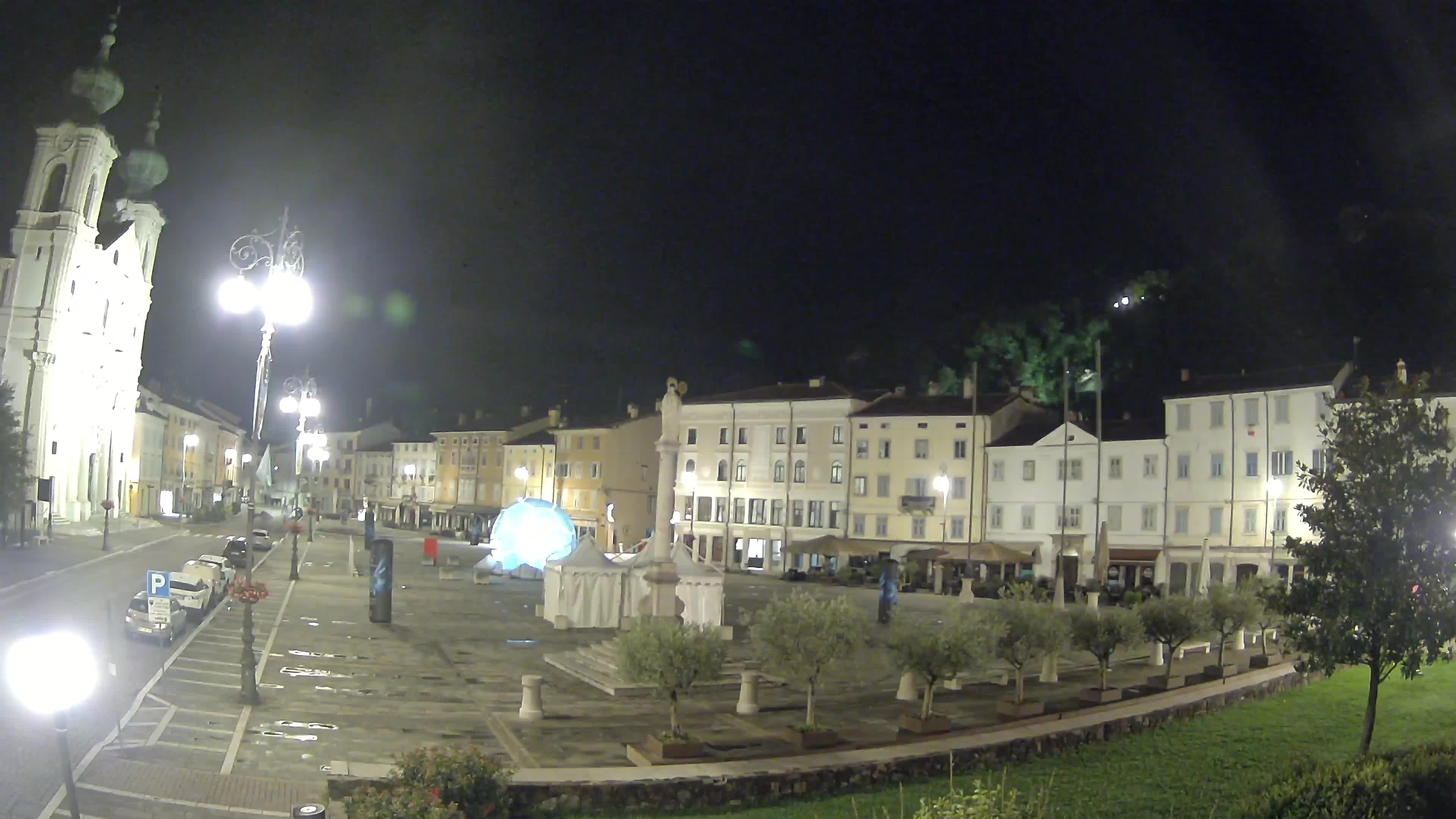 Gorizia Piazza della Vittoria e chiesa di S. Ignazio