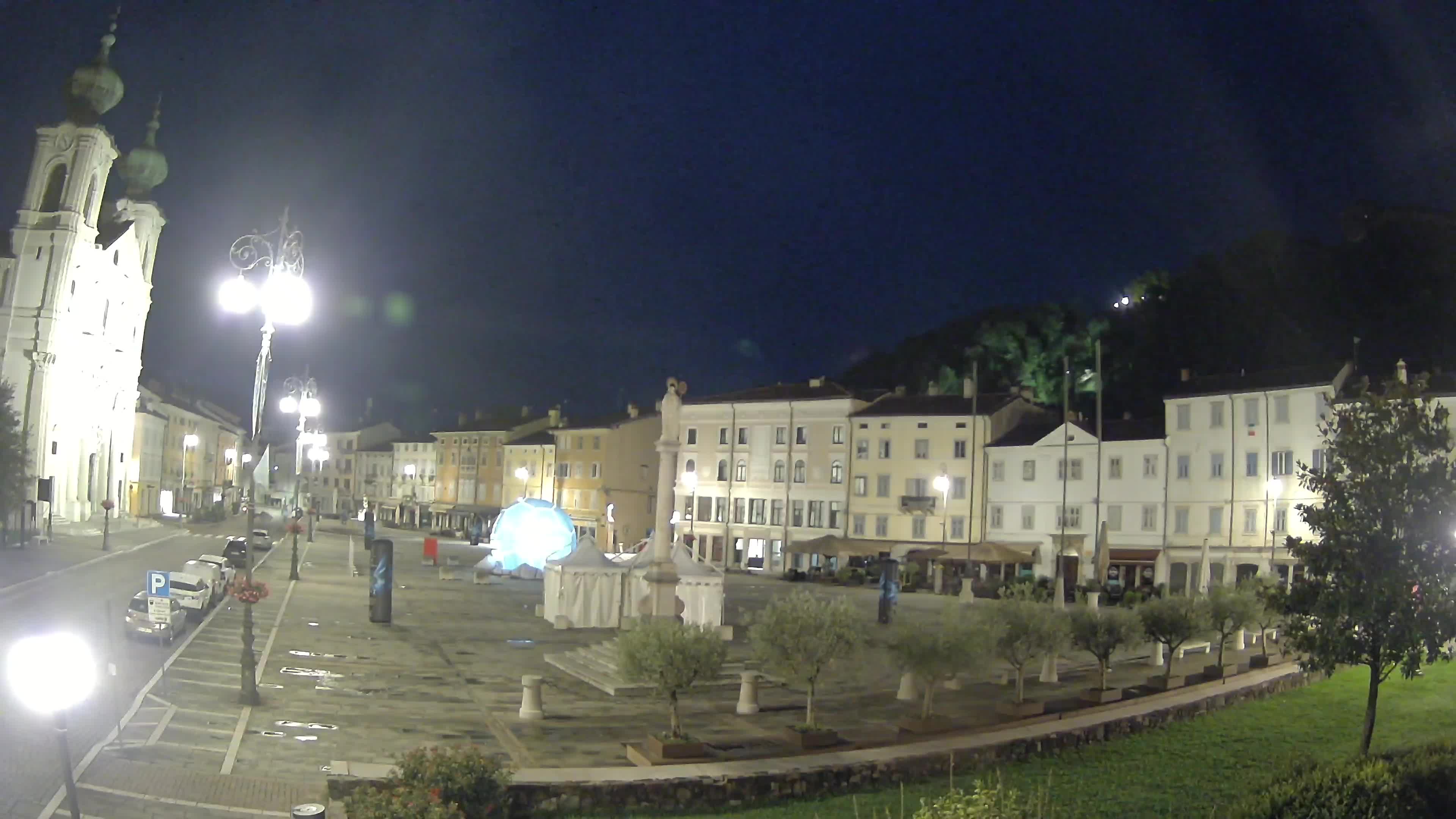 Gorizia Piazza della Vittoria e chiesa di S. Ignazio