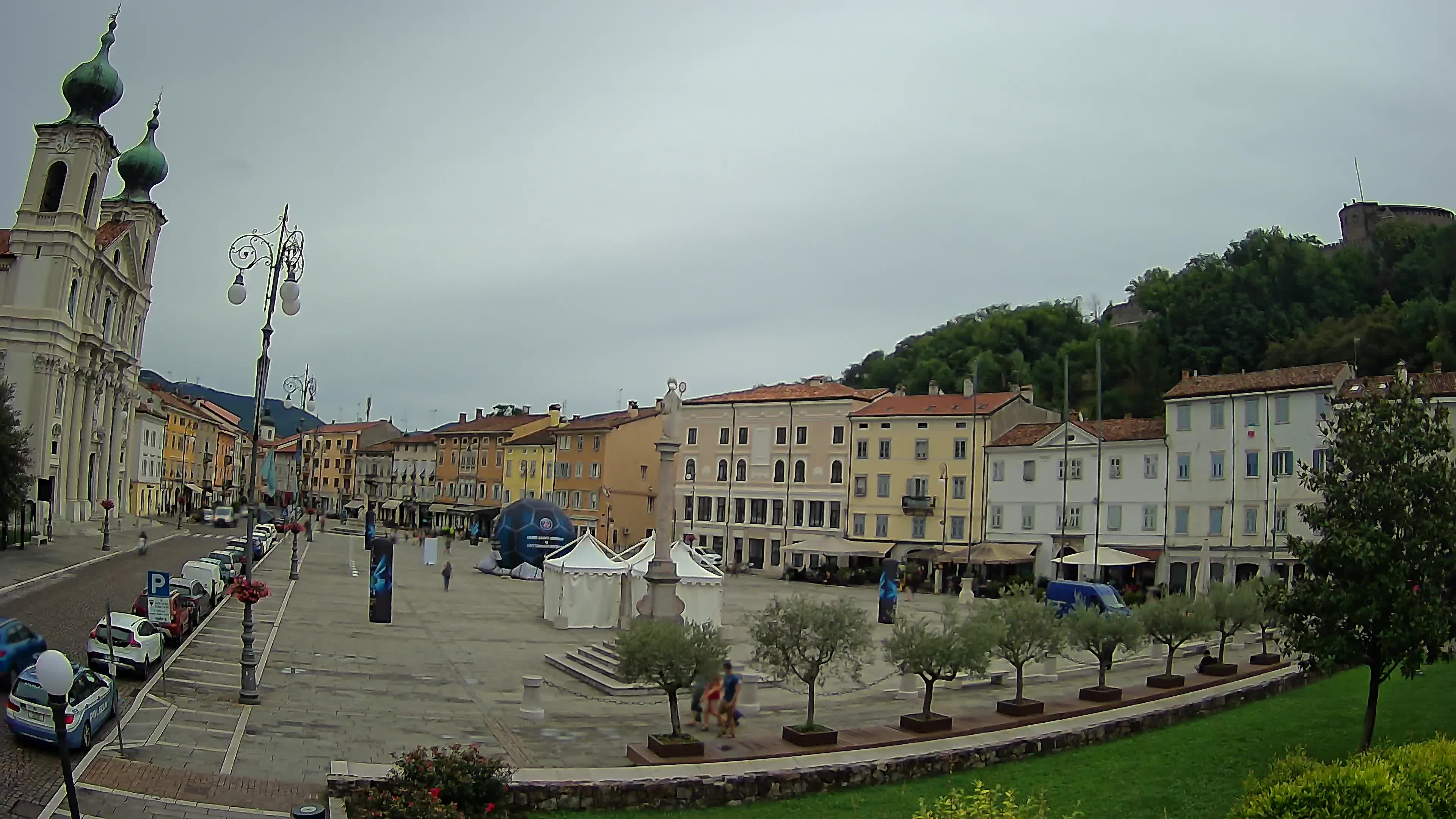 Gorizia Piazza della Vittoria e chiesa di S. Ignazio