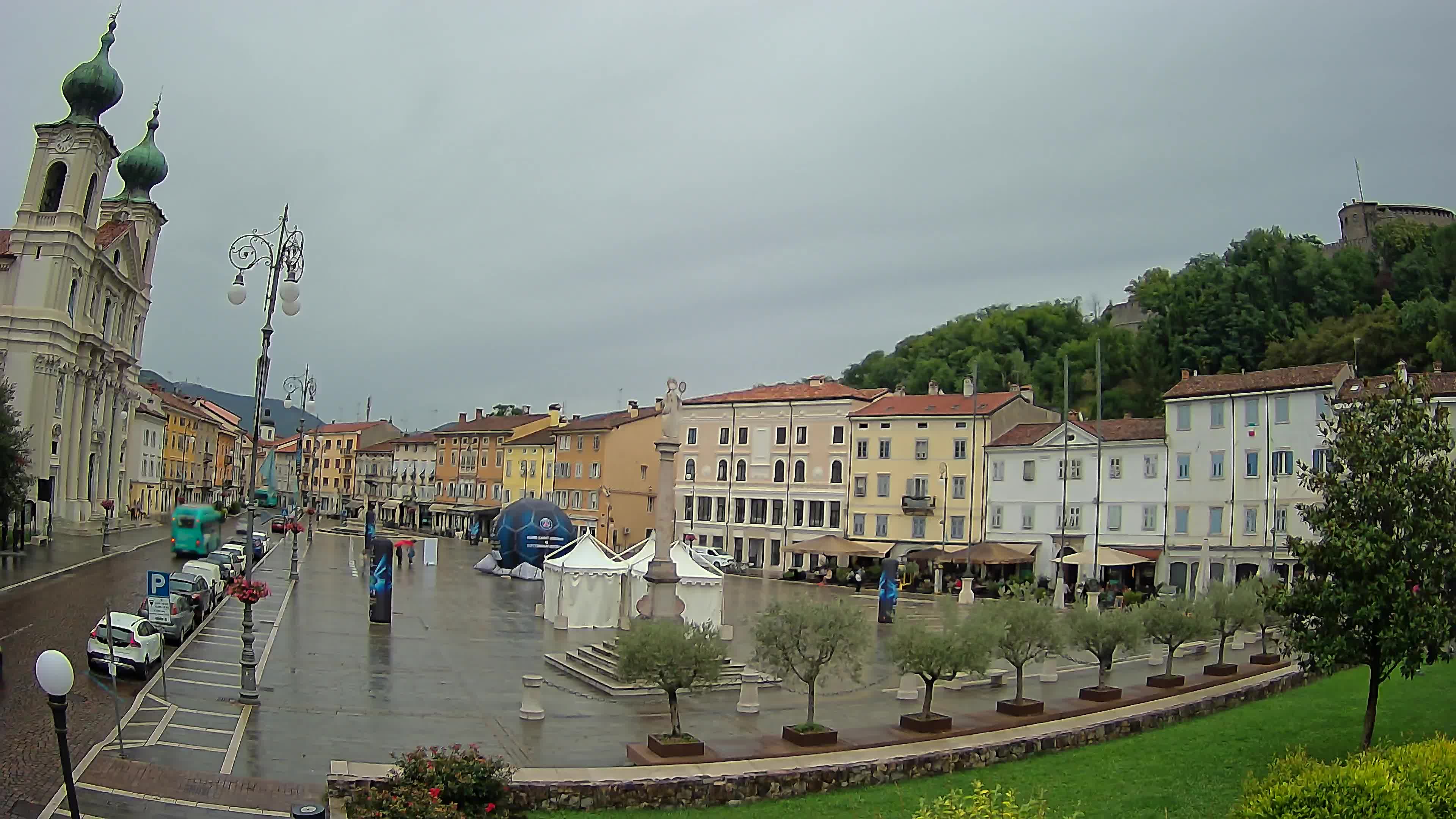 Gorizia Piazza della Vittoria e chiesa di S. Ignazio