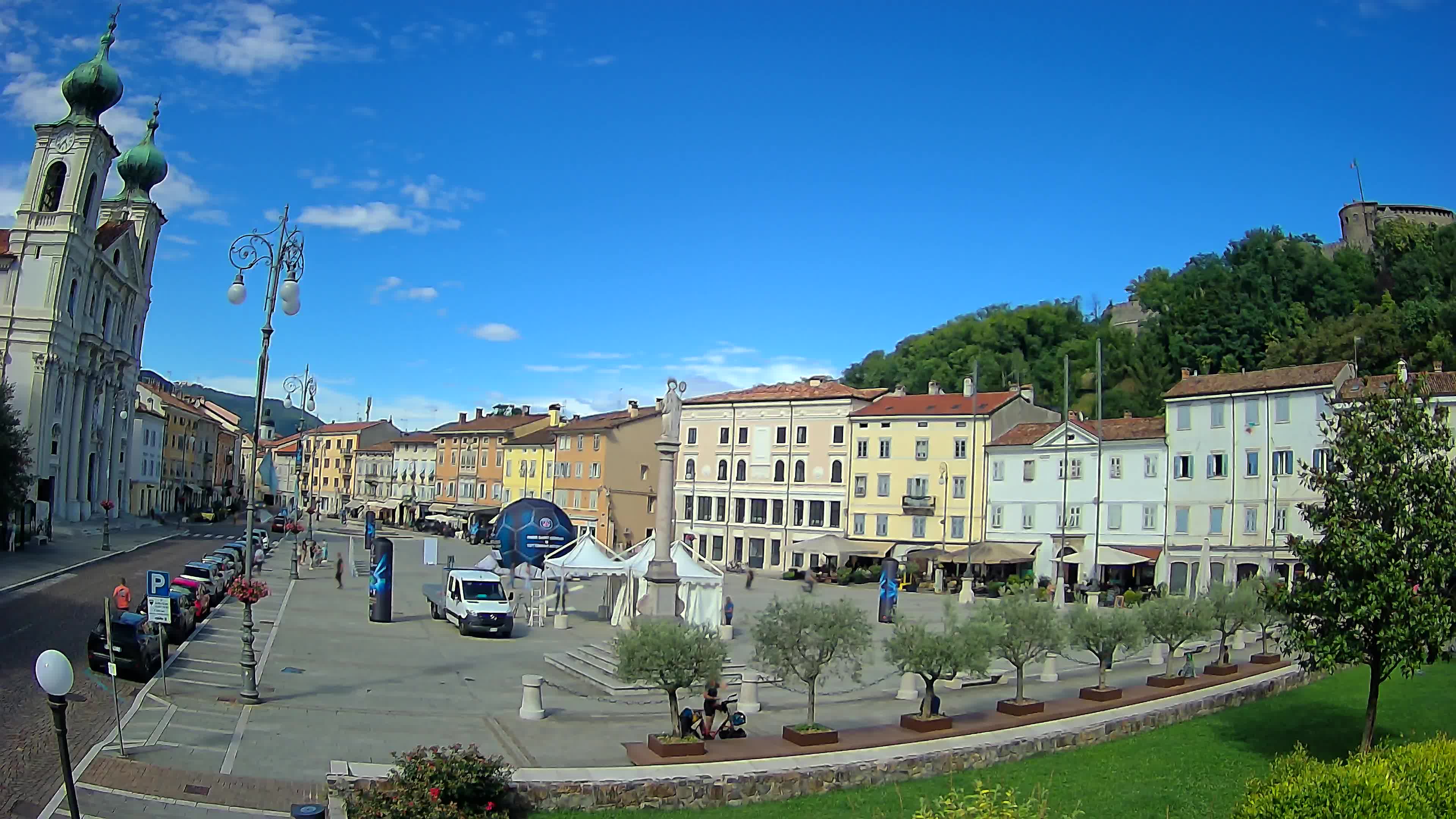 Gorizia Piazza della Vittoria e chiesa di S. Ignazio