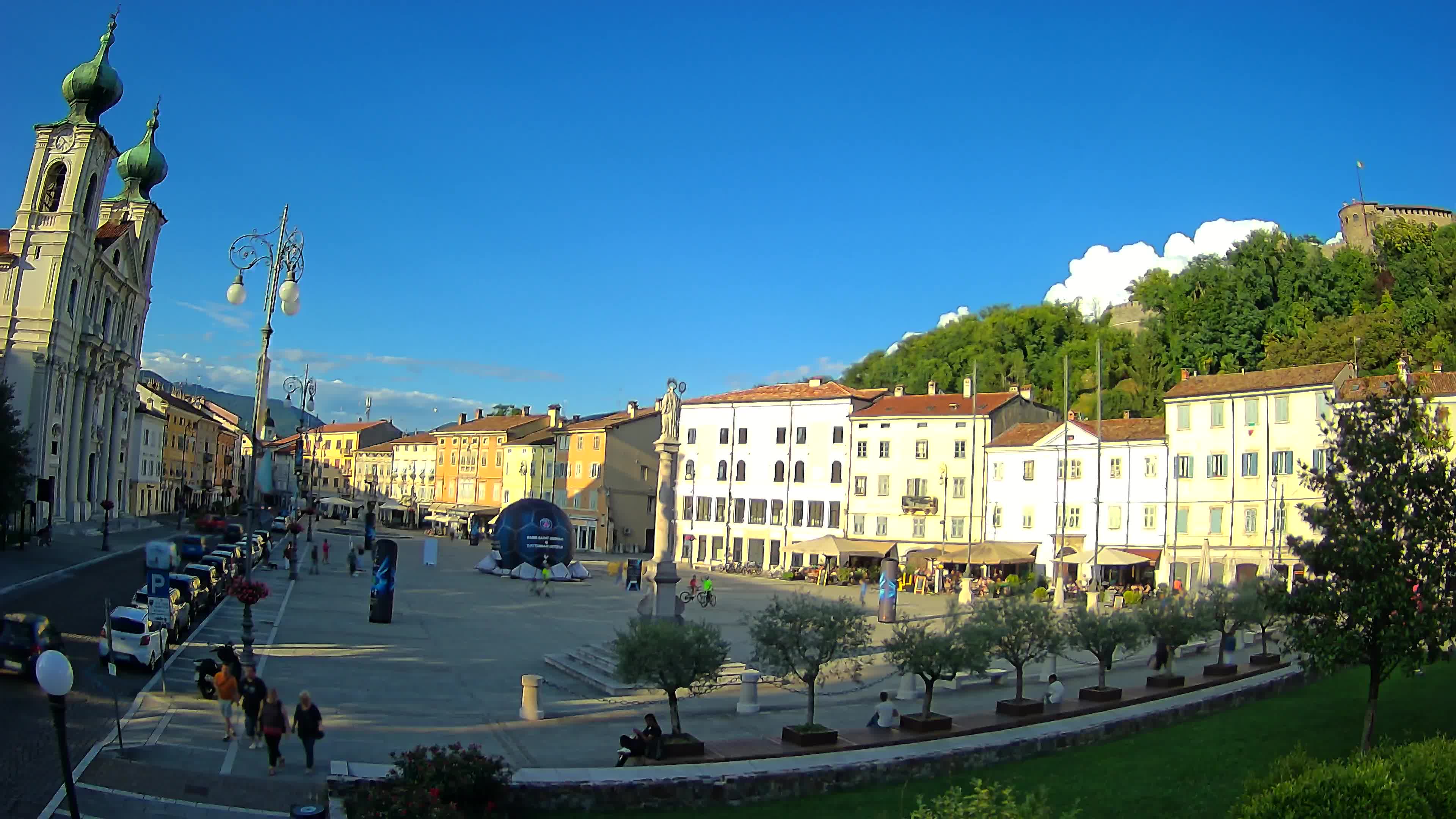 Gorizia – Plaza Vittoria – iglesia de San Pedro. Ignacio