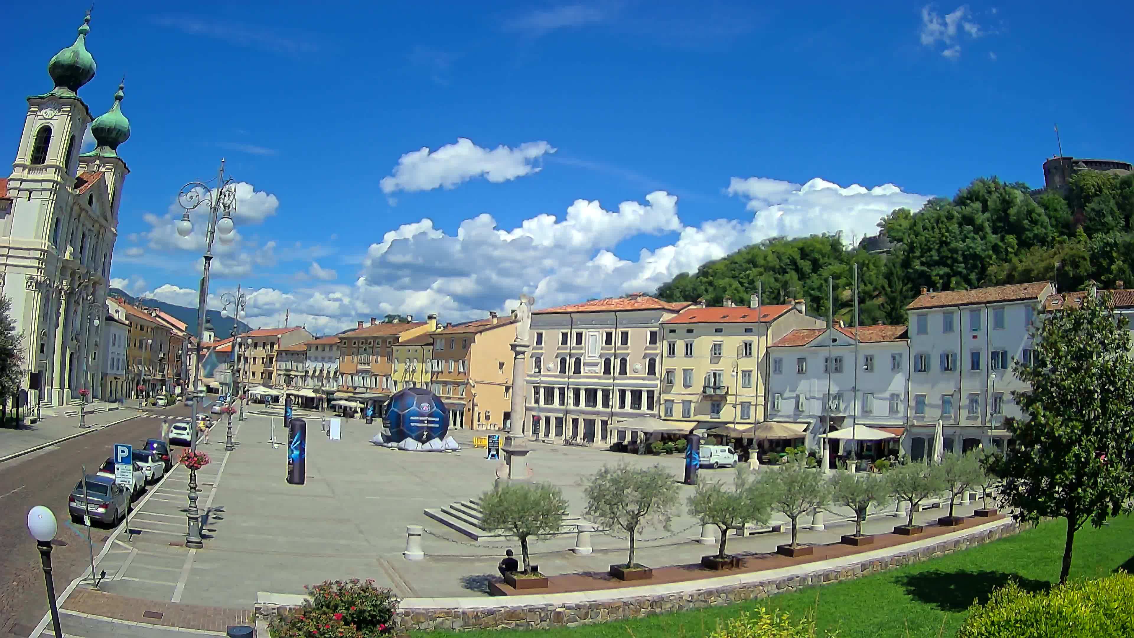 Gorizia – Plaza Vittoria – iglesia de San Pedro. Ignacio