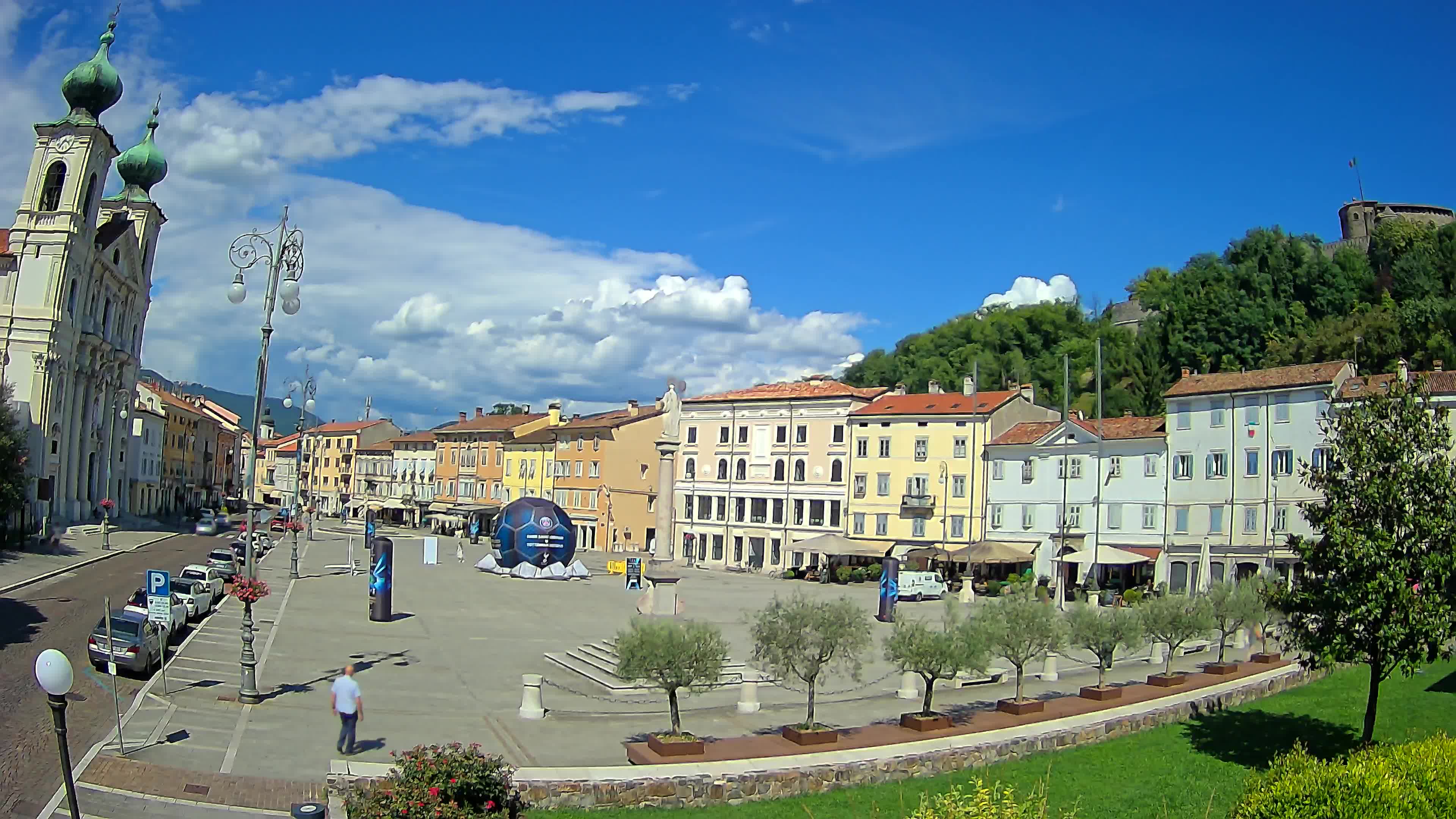 Gorizia Piazza della Vittoria e chiesa di S. Ignazio