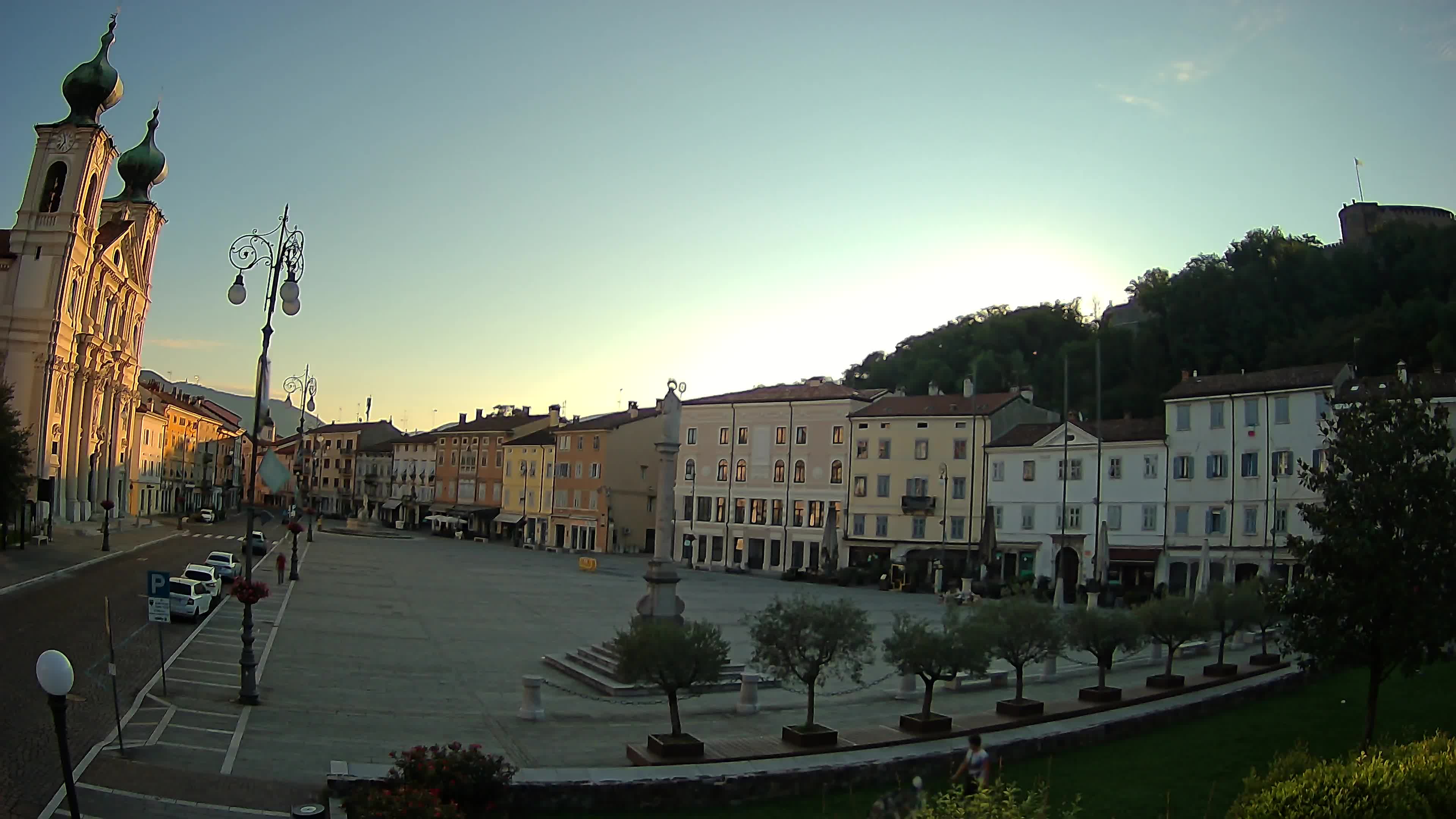 Gorizia Piazza della Vittoria e chiesa di S. Ignazio