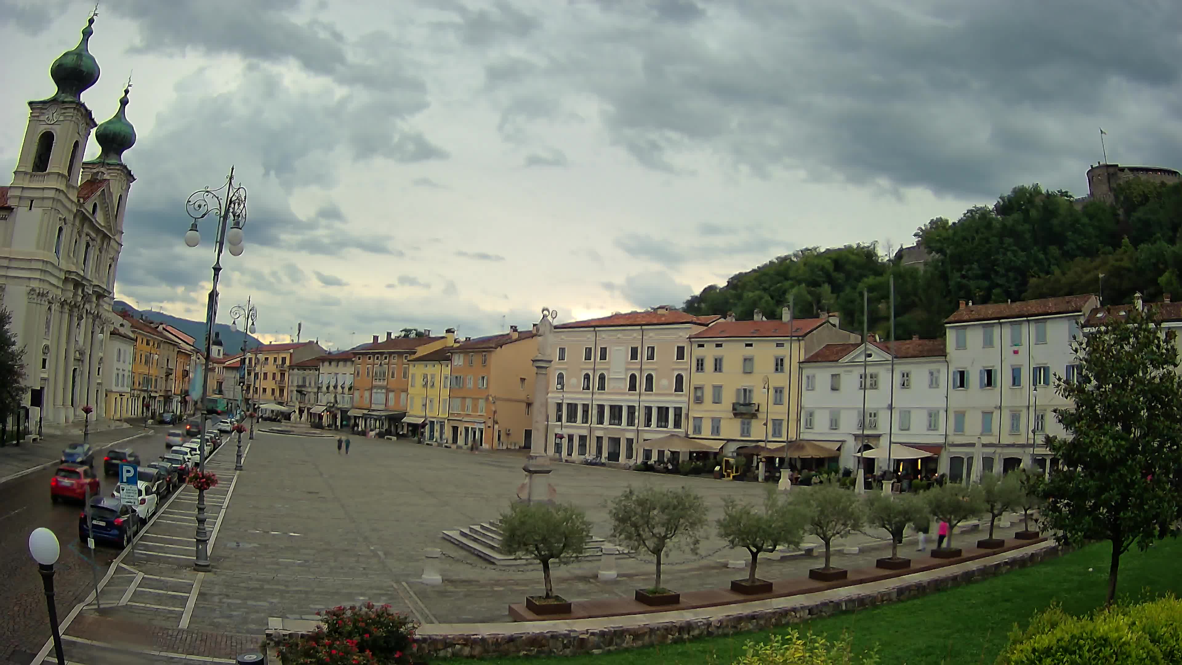 Gorizia Piazza della Vittoria e chiesa di S. Ignazio