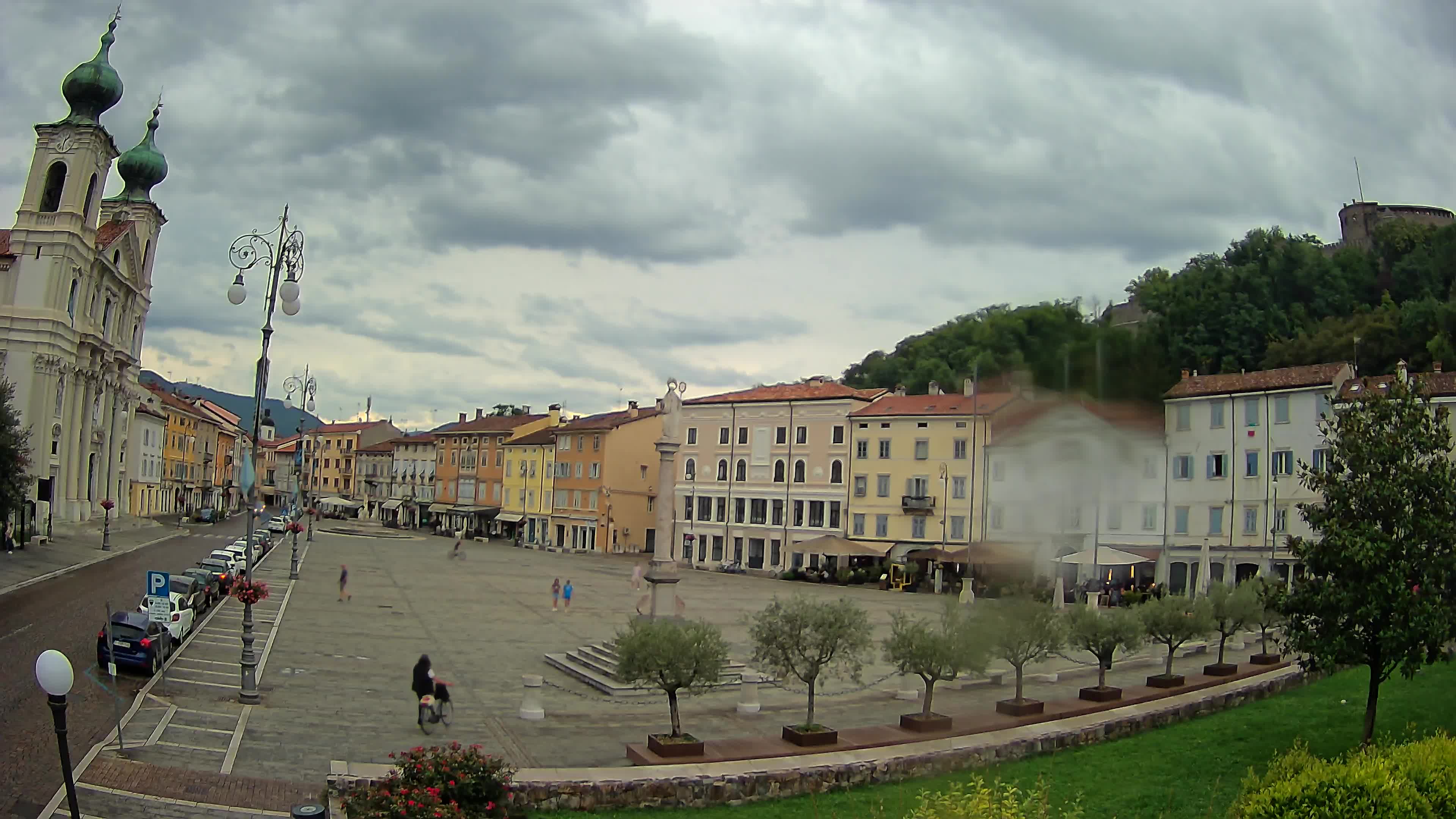 Gorizia – Plaza Vittoria – iglesia de San Pedro. Ignacio