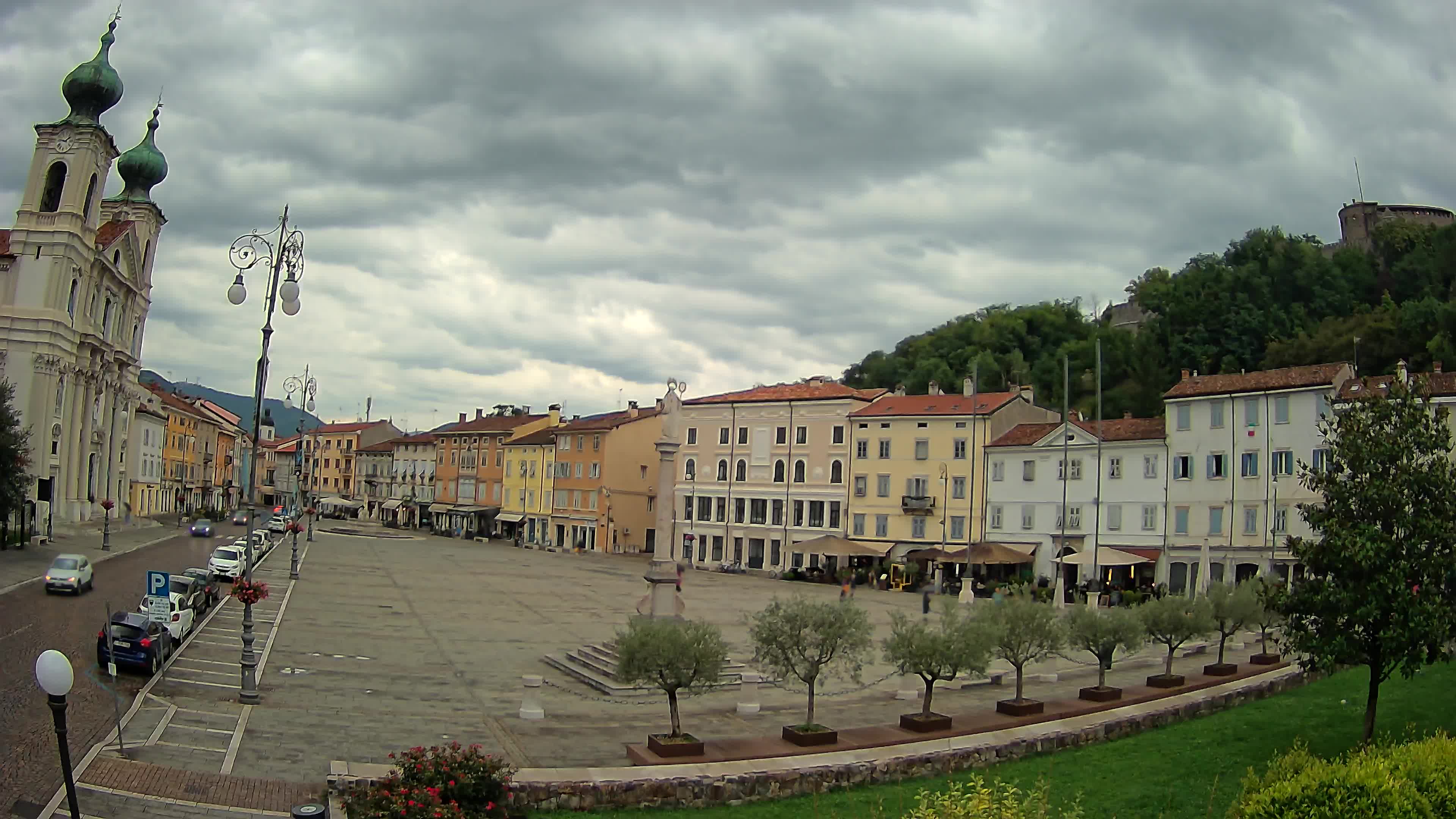 Gorizia – Plaza Vittoria – iglesia de San Pedro. Ignacio