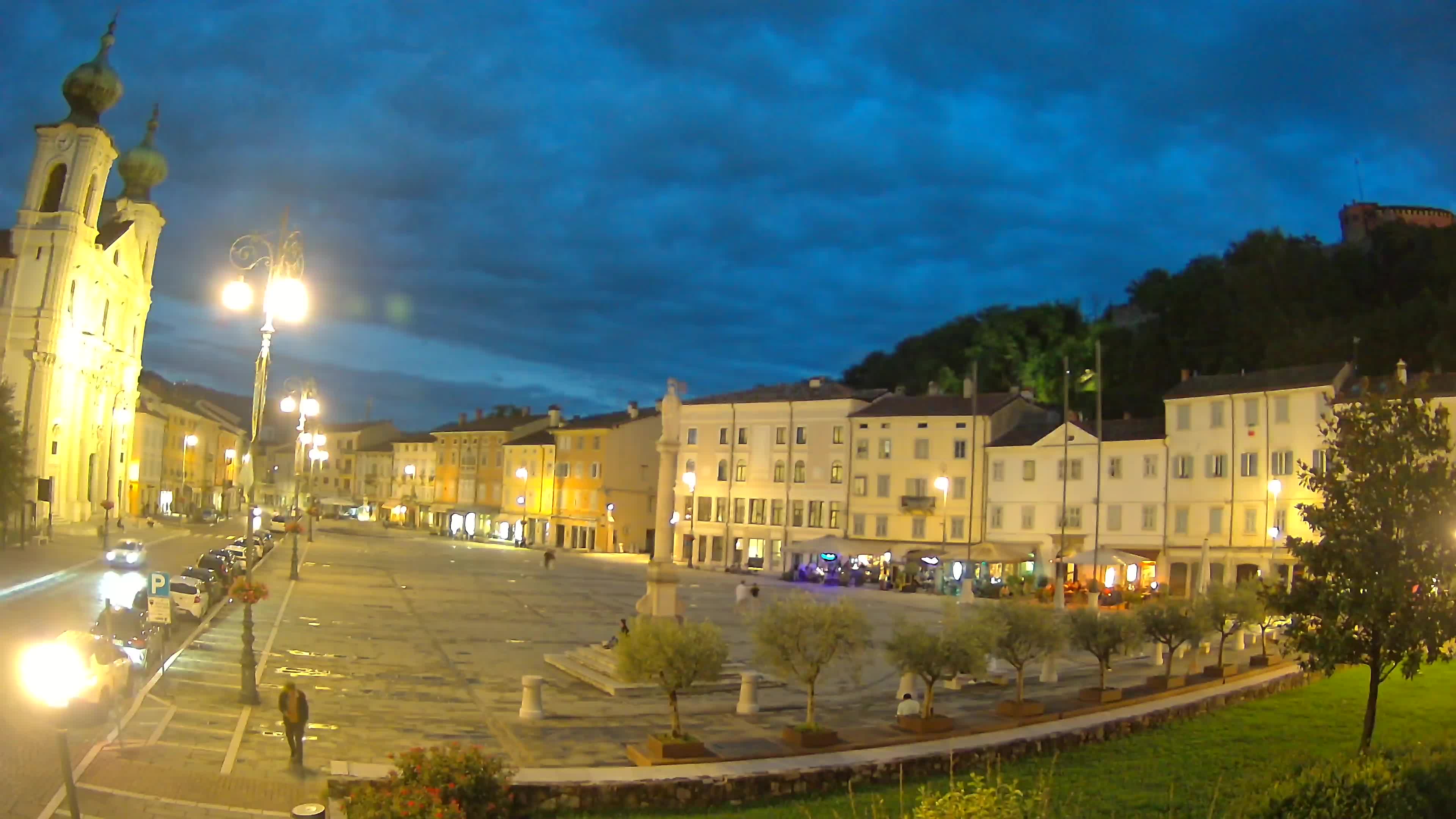 Gorizia Piazza della Vittoria e chiesa di S. Ignazio