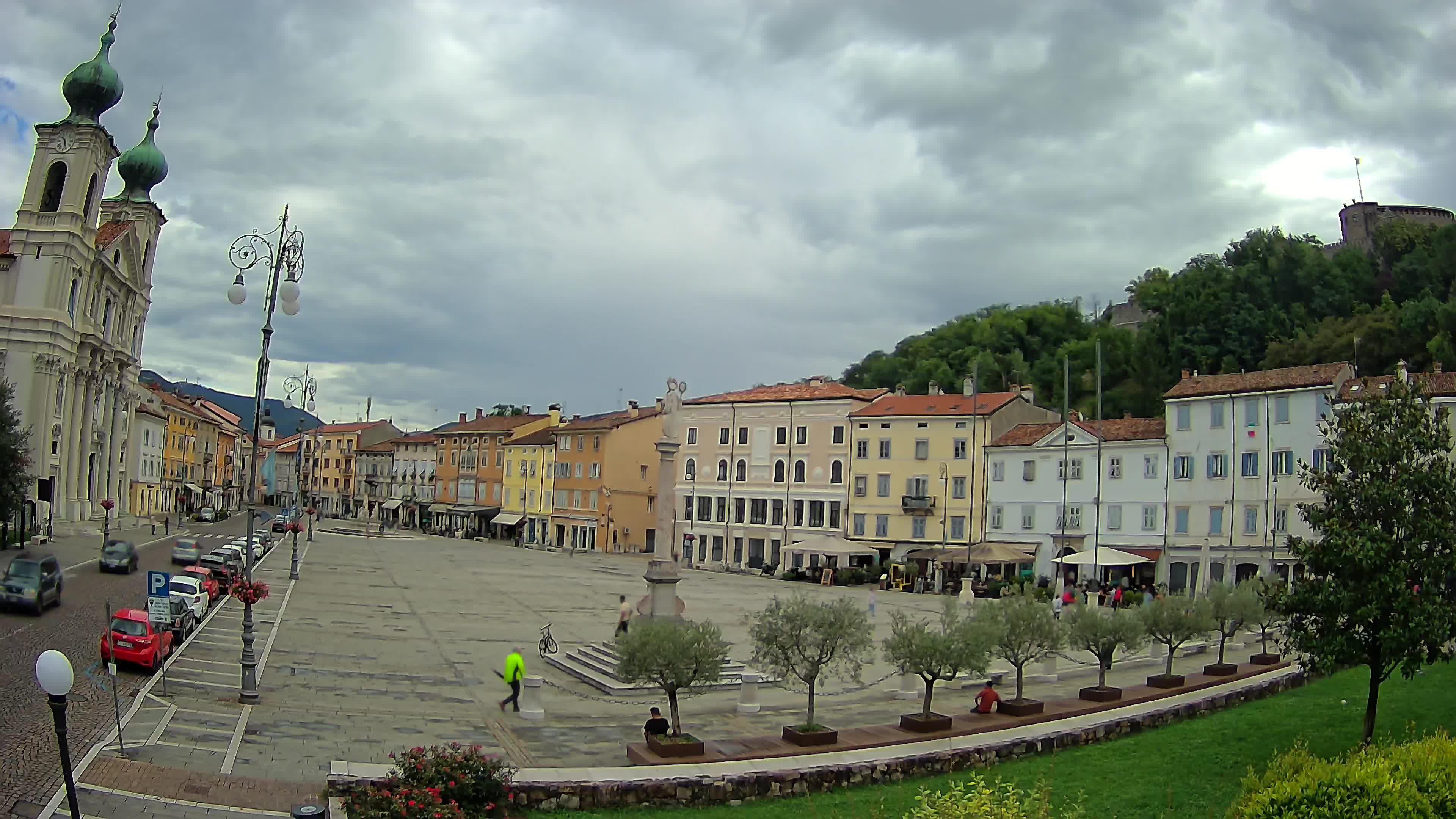 Gorizia – Plaza Vittoria – iglesia de San Pedro. Ignacio