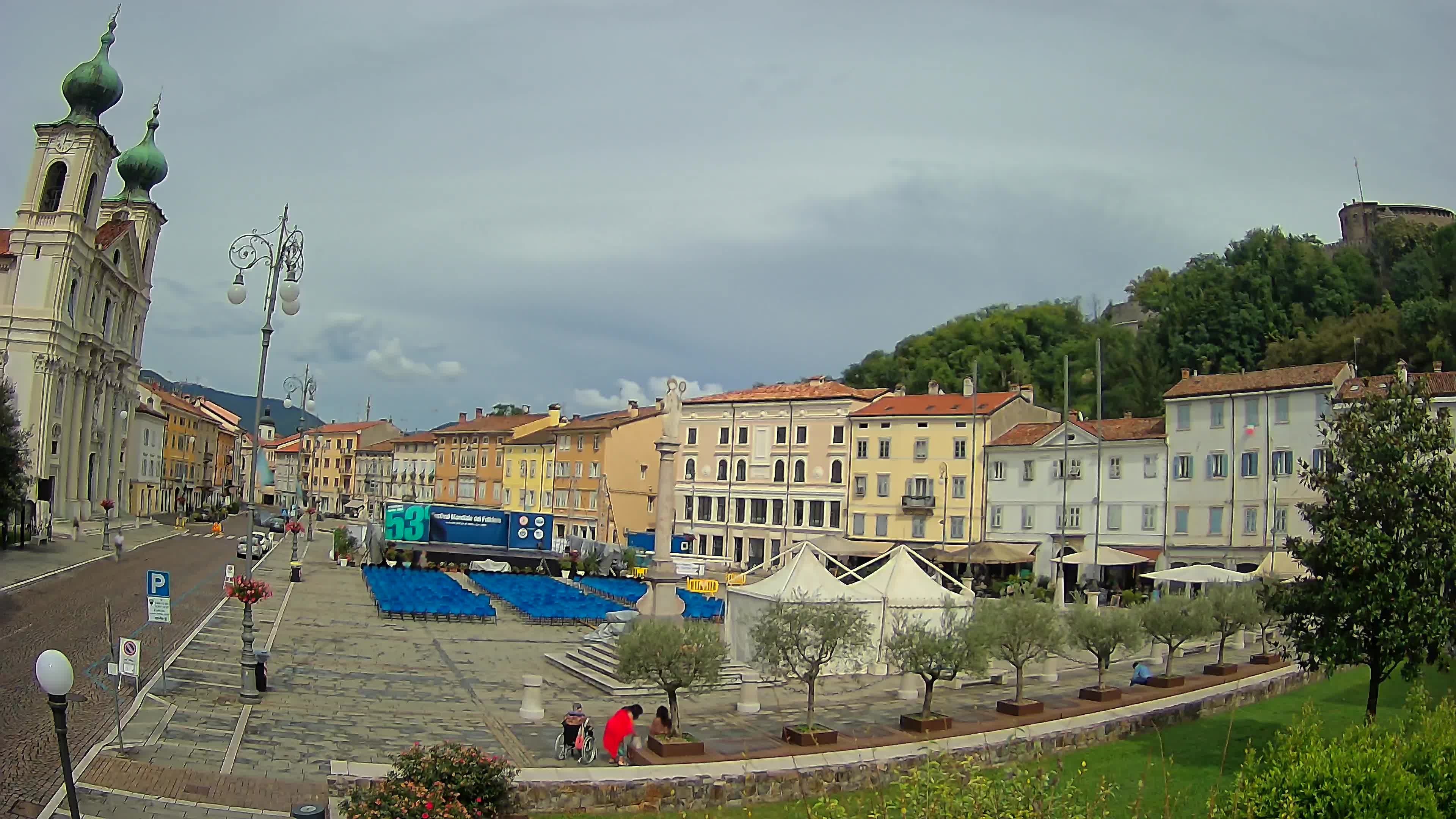 Kamera Gorica Travnik in cerkev sv. Ignacija