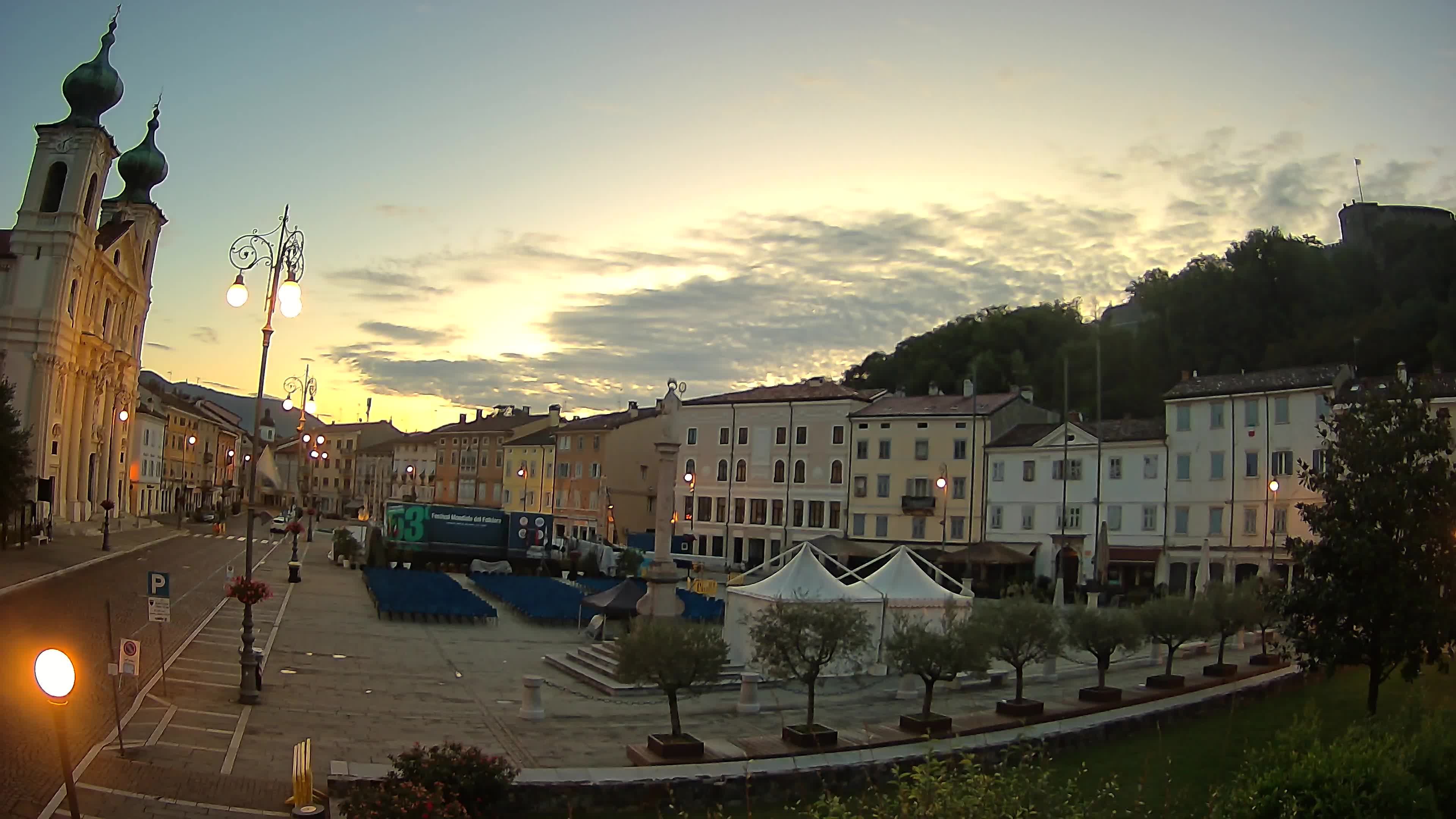 Gorizia – Plaza Vittoria – iglesia de San Pedro. Ignacio