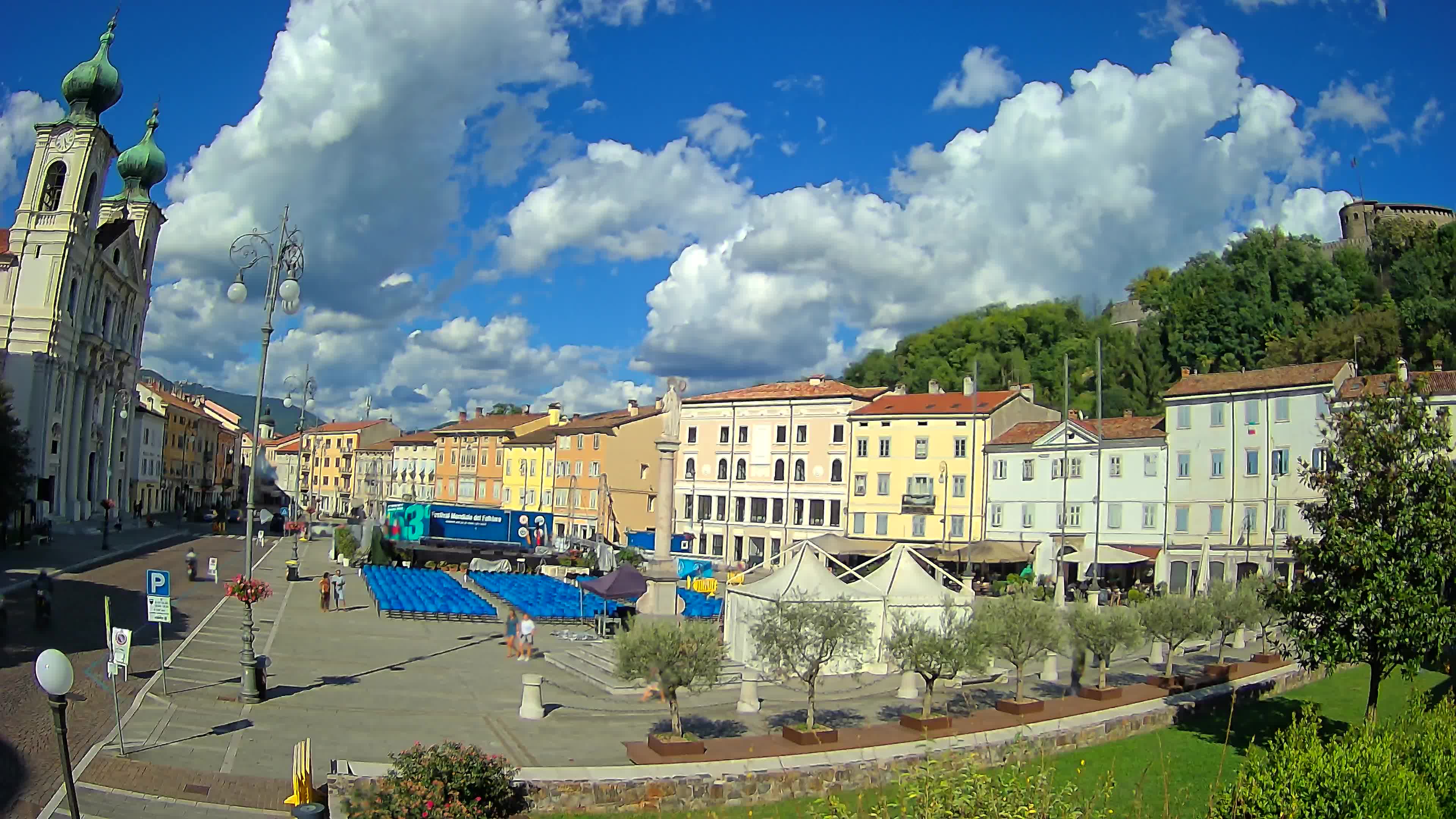 Gorizia – Plaza Vittoria – iglesia de San Pedro. Ignacio