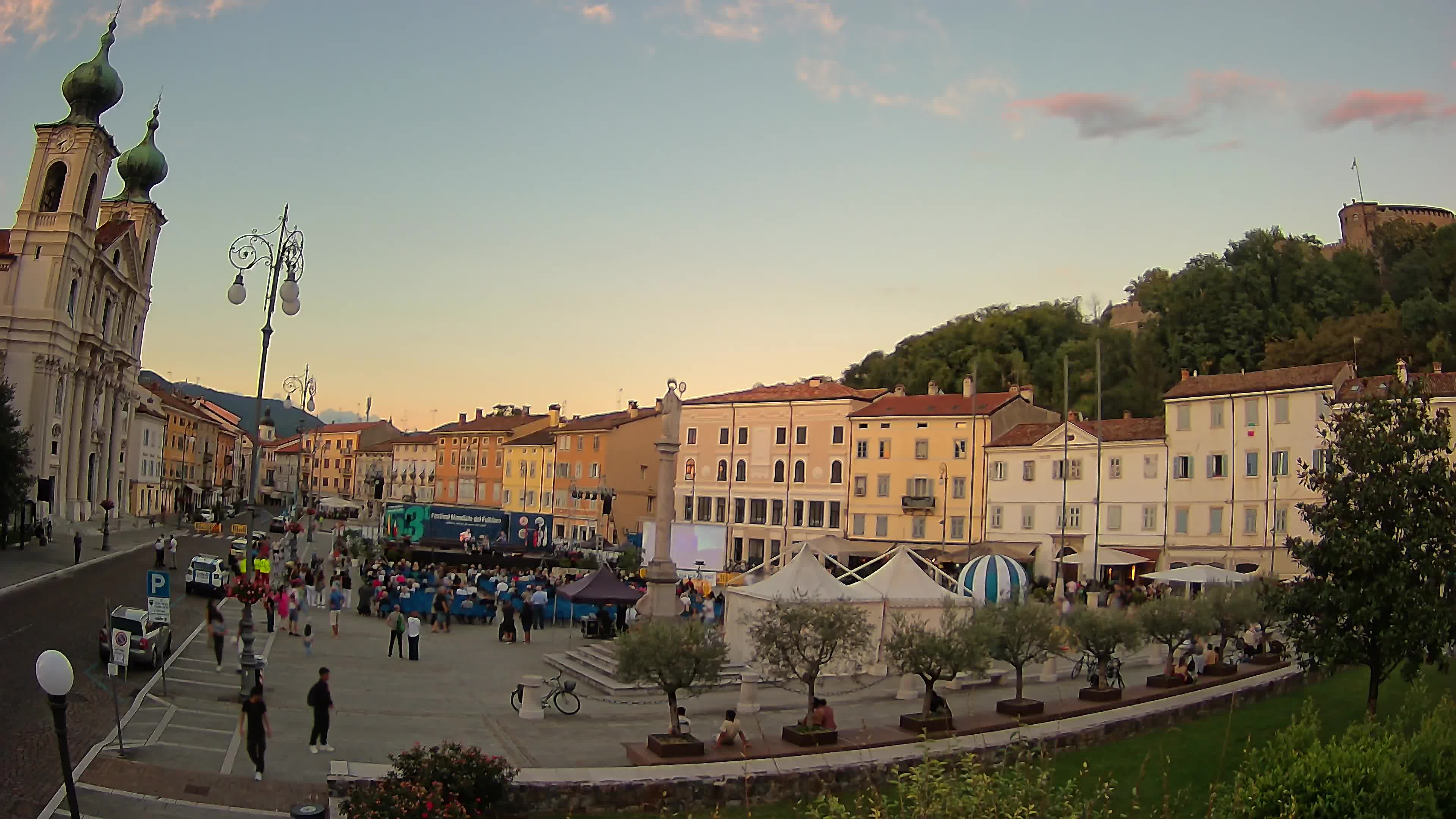 Gorizia – Plaza Vittoria – iglesia de San Pedro. Ignacio