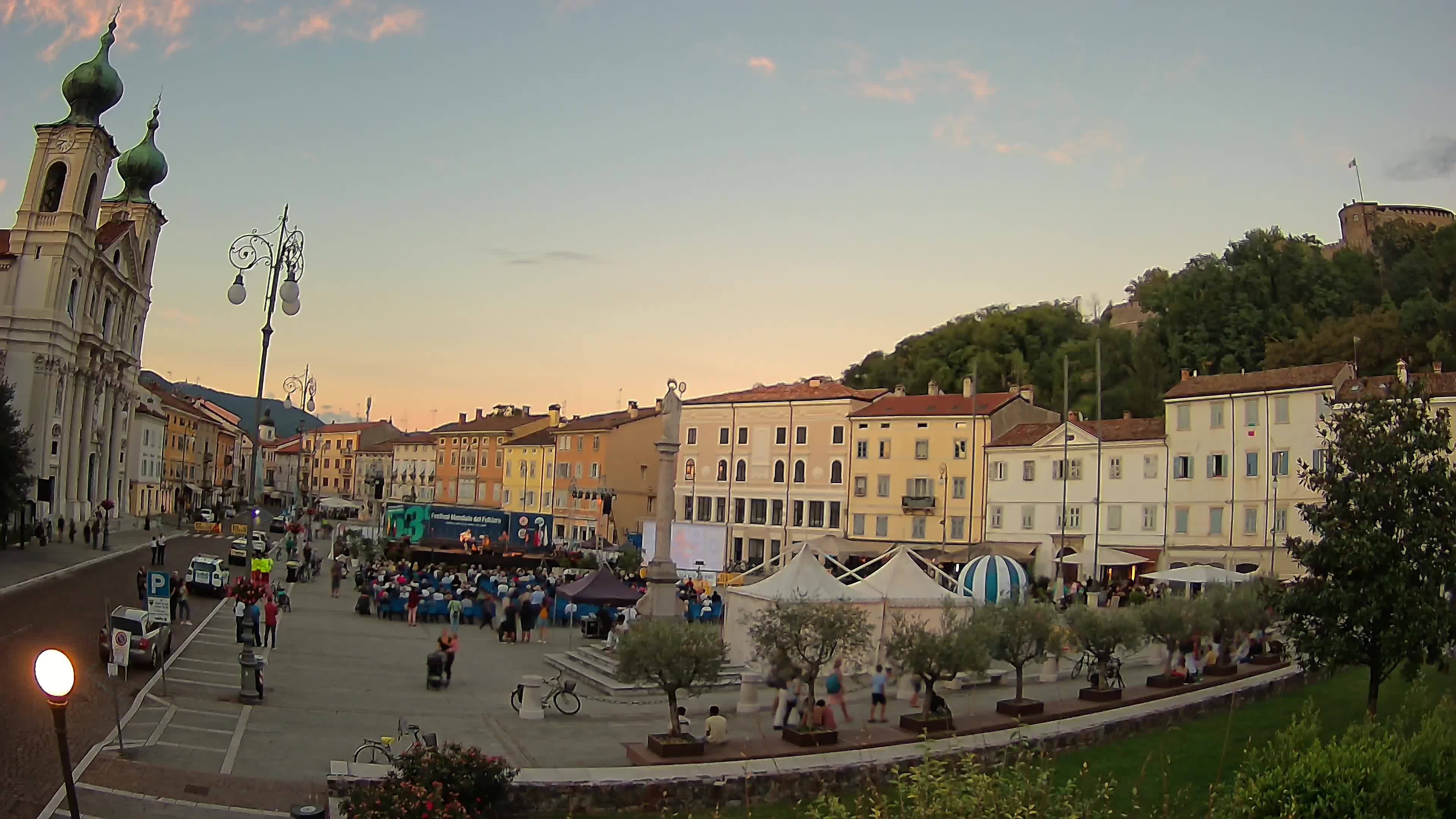 Gorizia – Plaza Vittoria – iglesia de San Pedro. Ignacio
