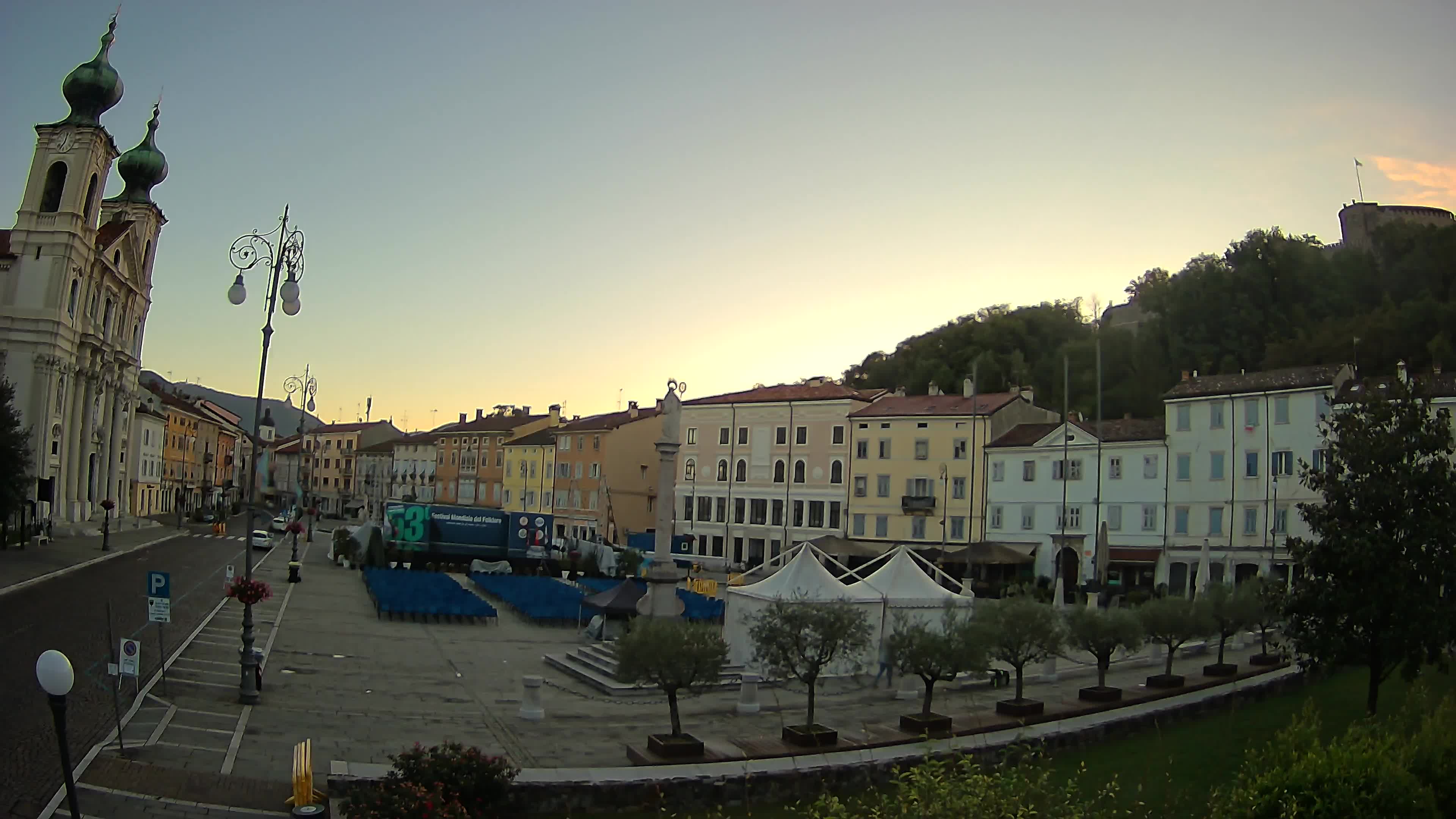 Kamera Gorica Travnik in cerkev sv. Ignacija